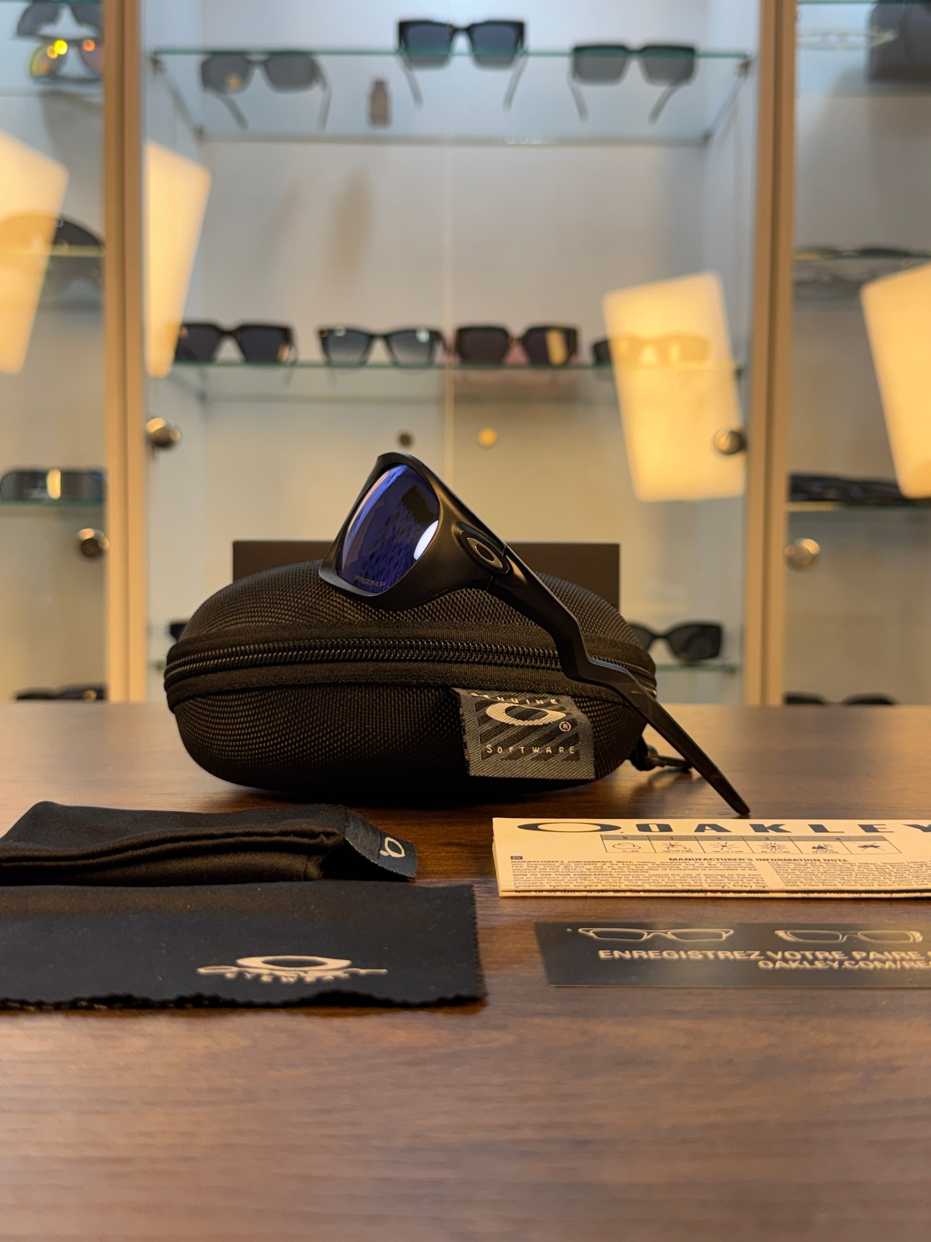 Oakley Lateralis