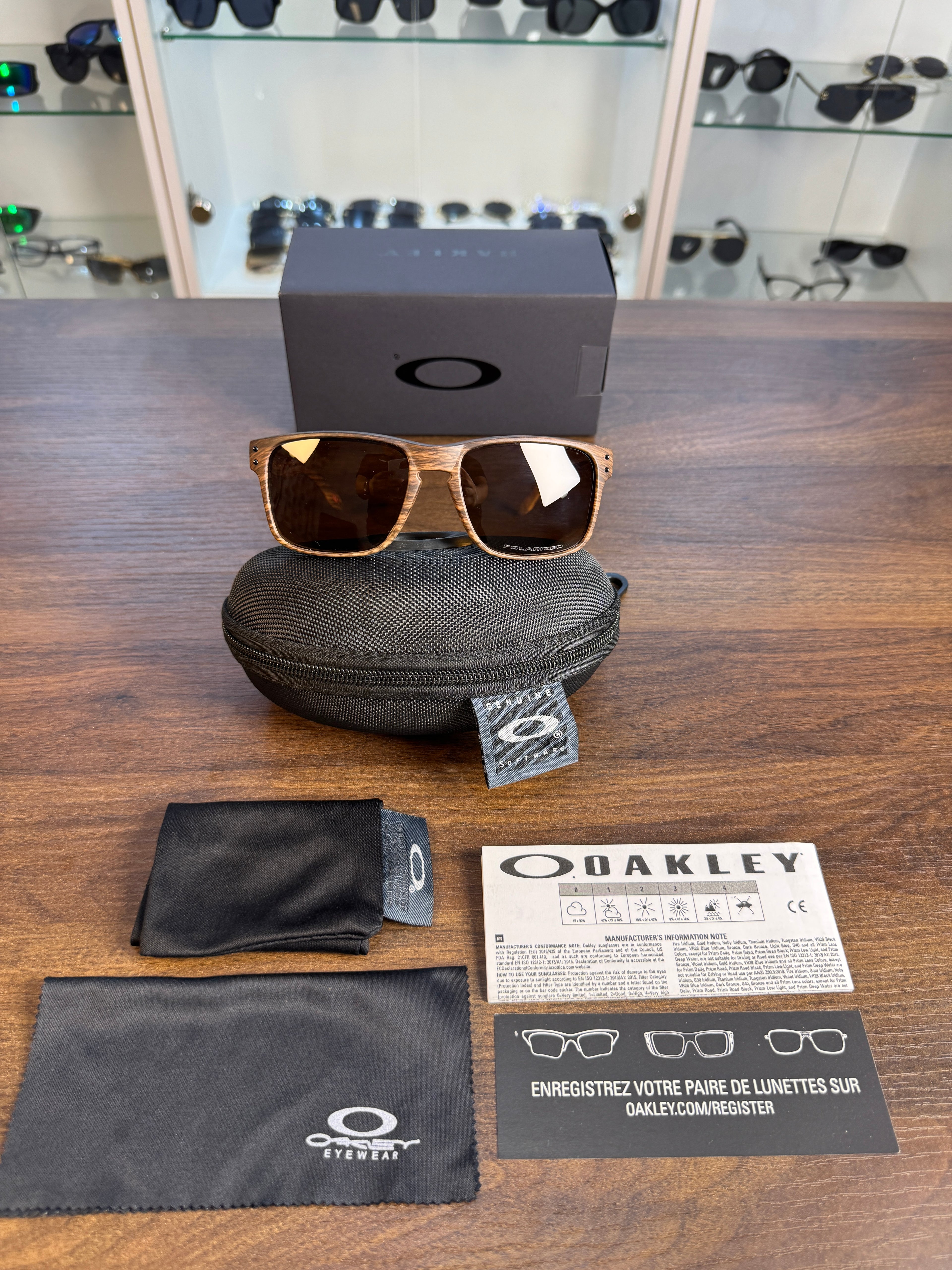 Oakley Hoolbrok