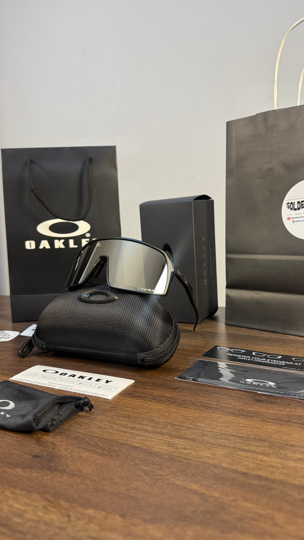 OAKLEY SUTRO