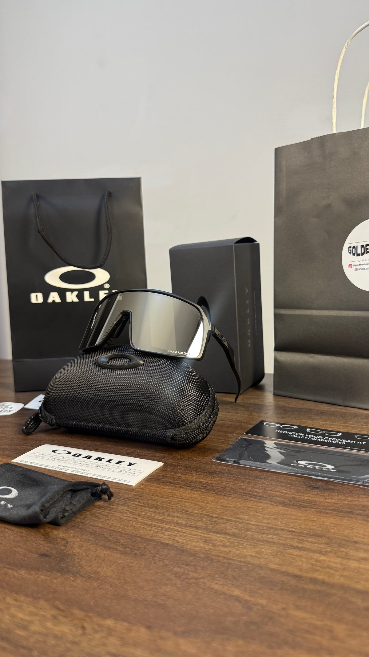 OAKLEY SUTRO