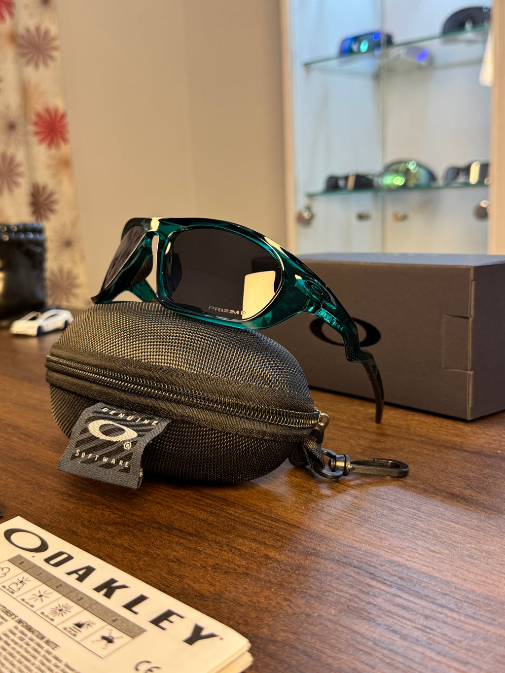 Oakley Lateralis