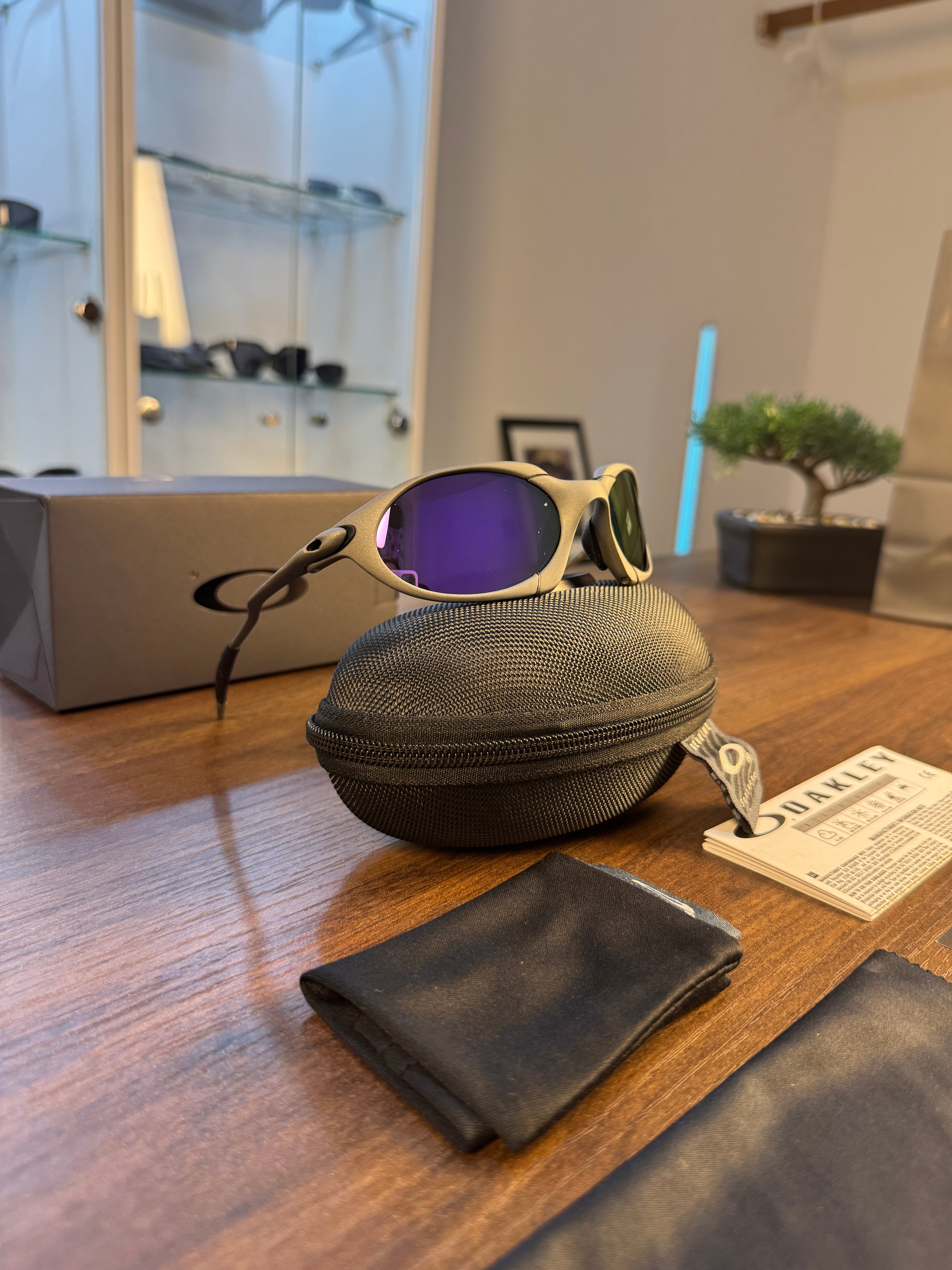 Oakley Romeo