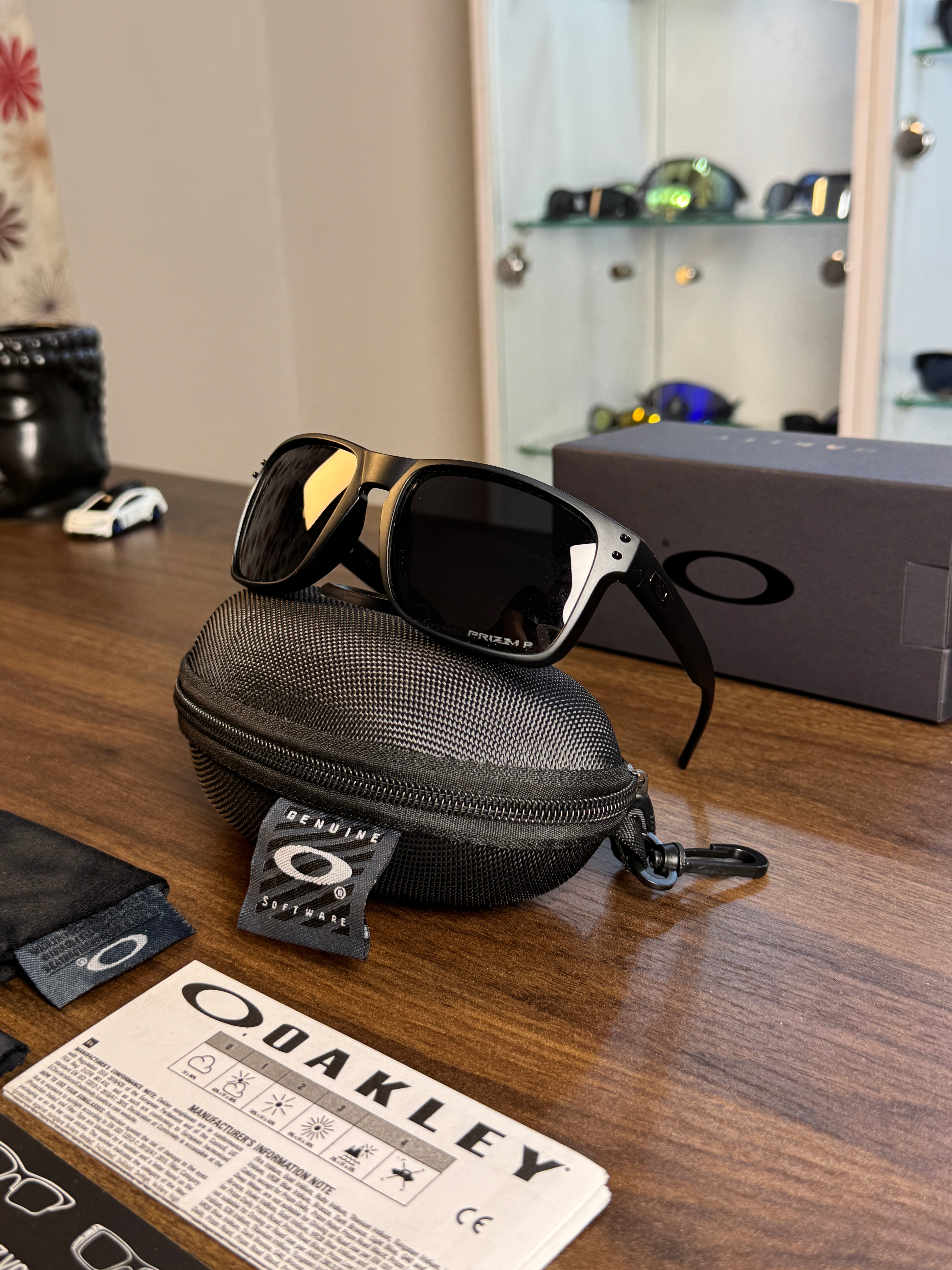 Oakley Hoolbrok