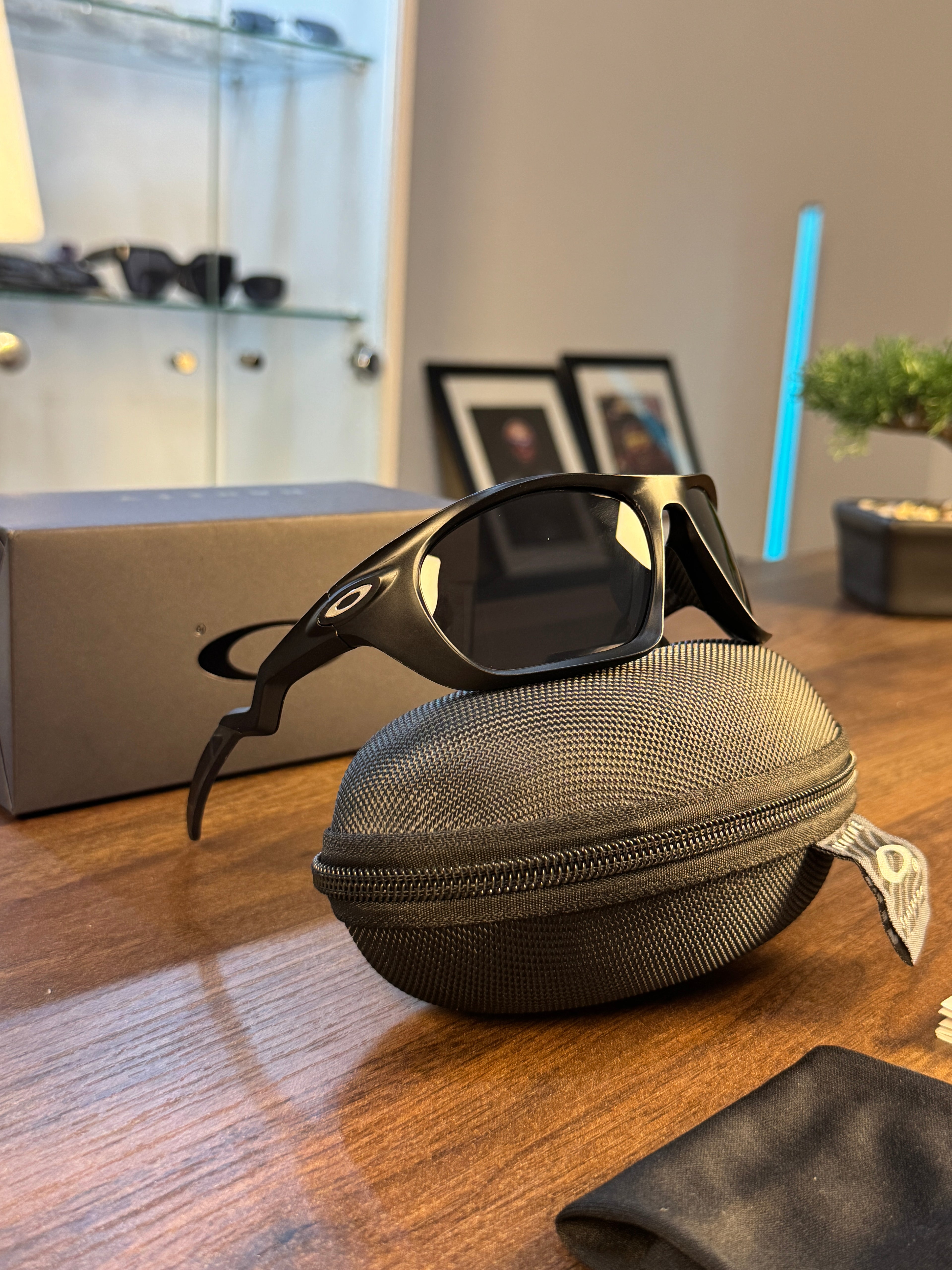 Oakley Lateralis