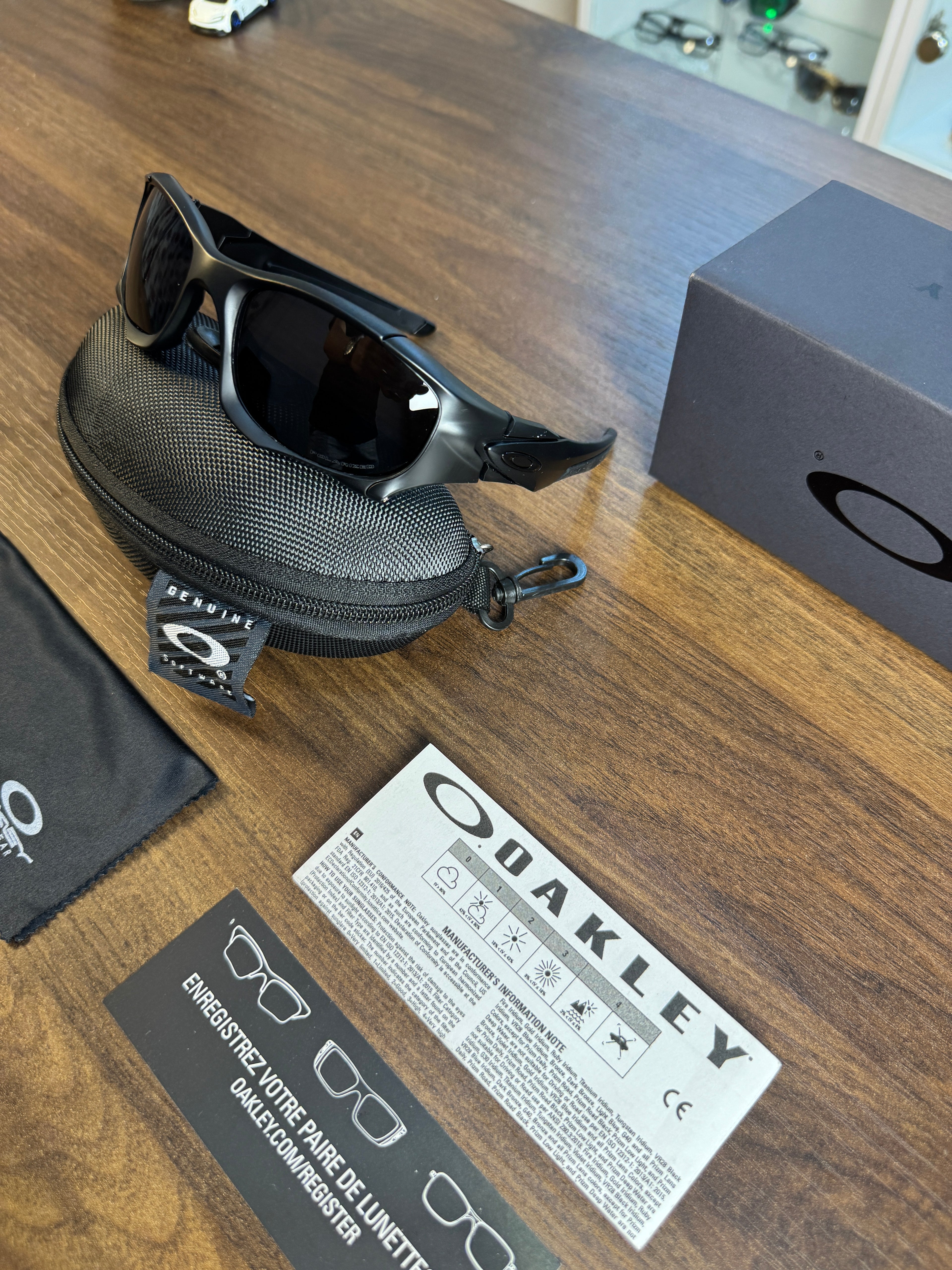 Oakley Pitboss
