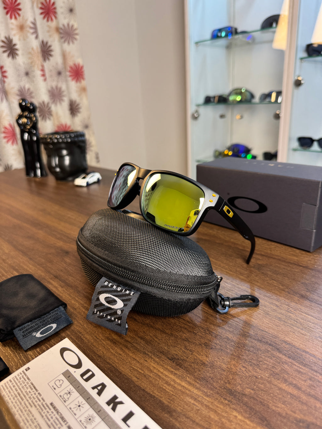 Oakley Hoolbrok