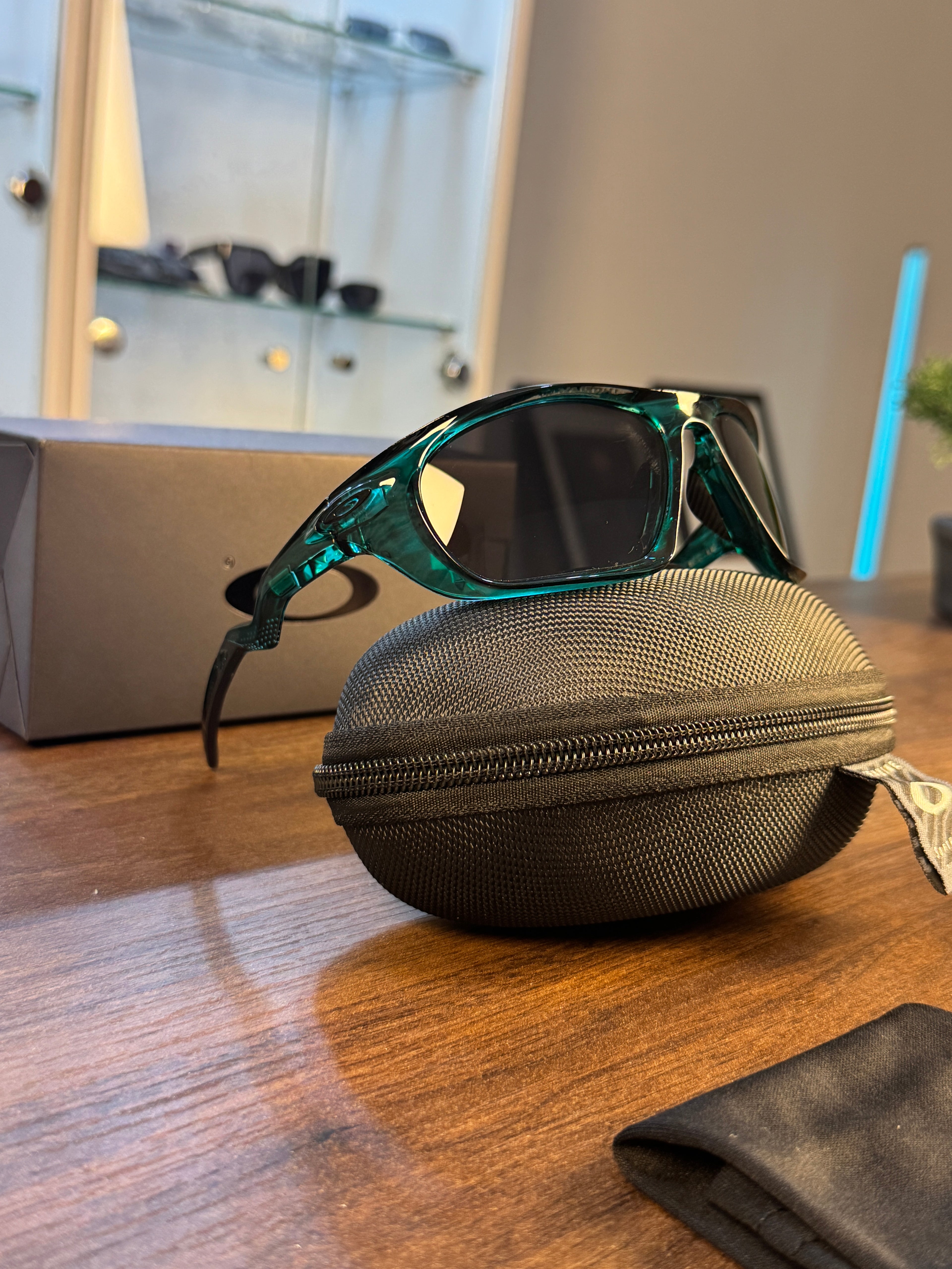 Oakley Lateralis
