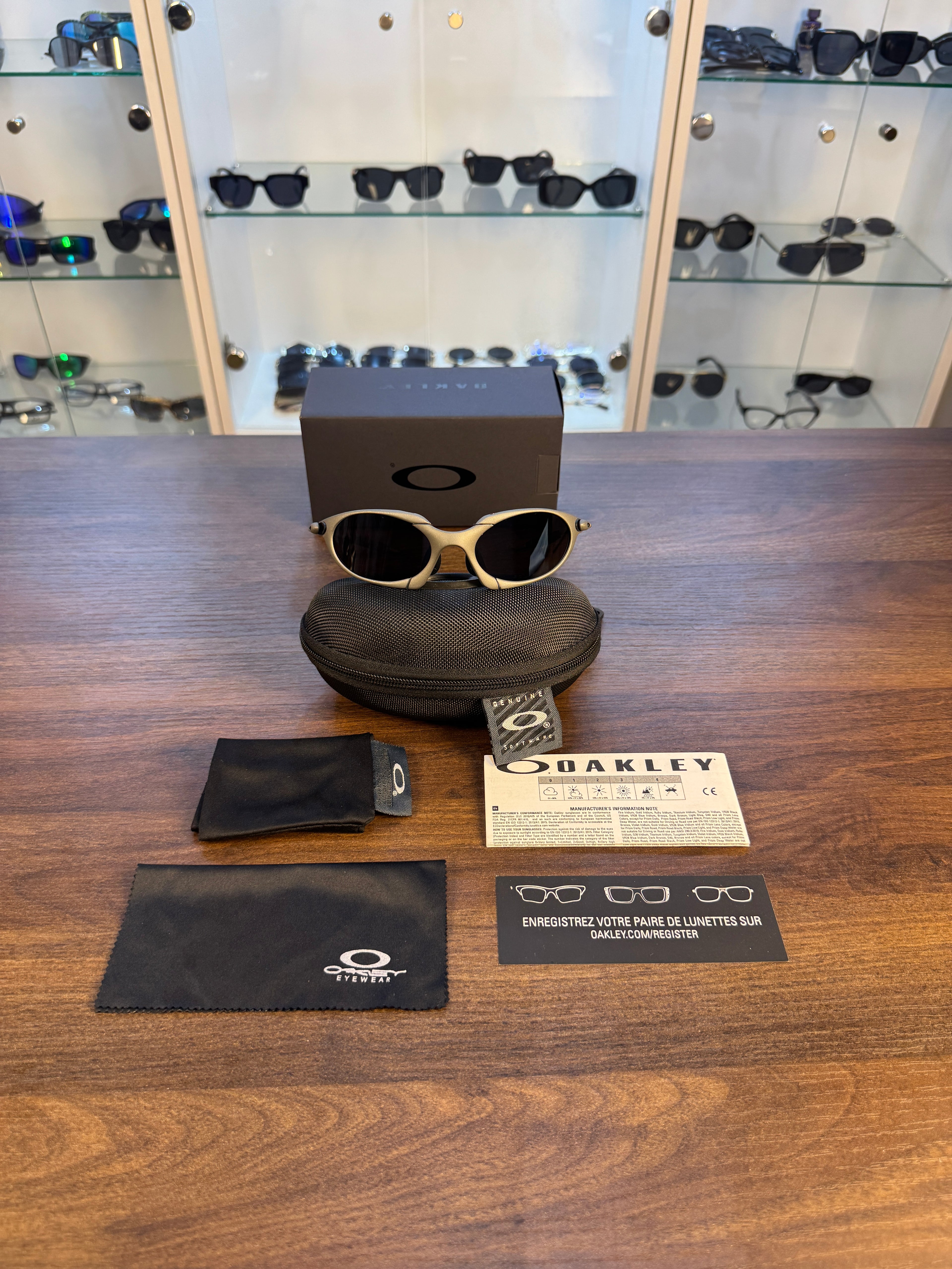 Oakley Romeo