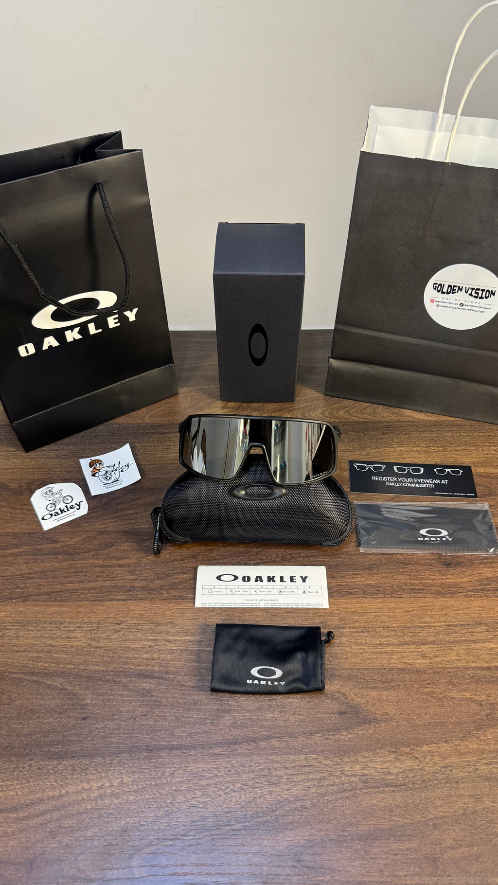 OAKLEY SUTRO