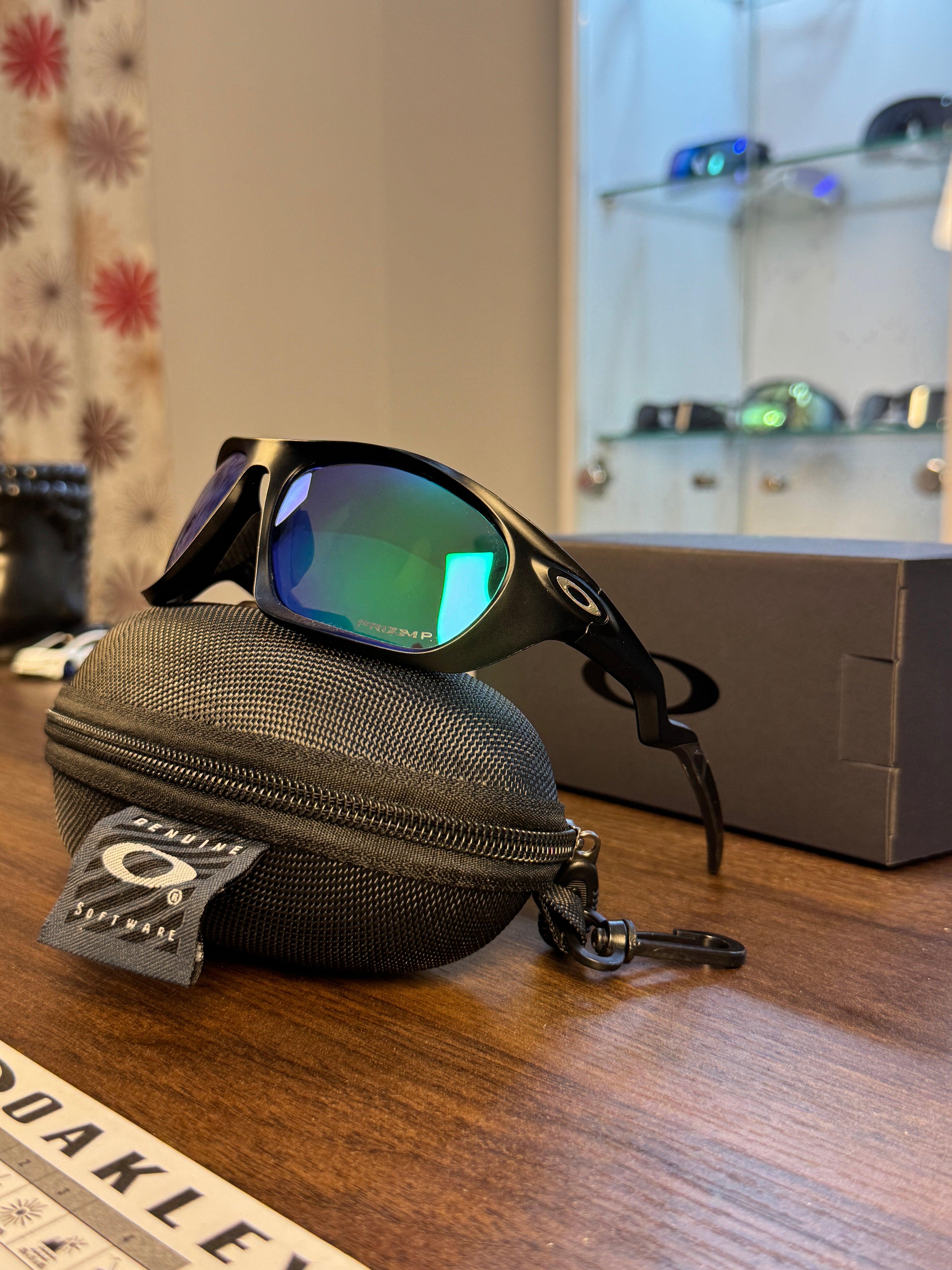 Oakley Lateralis