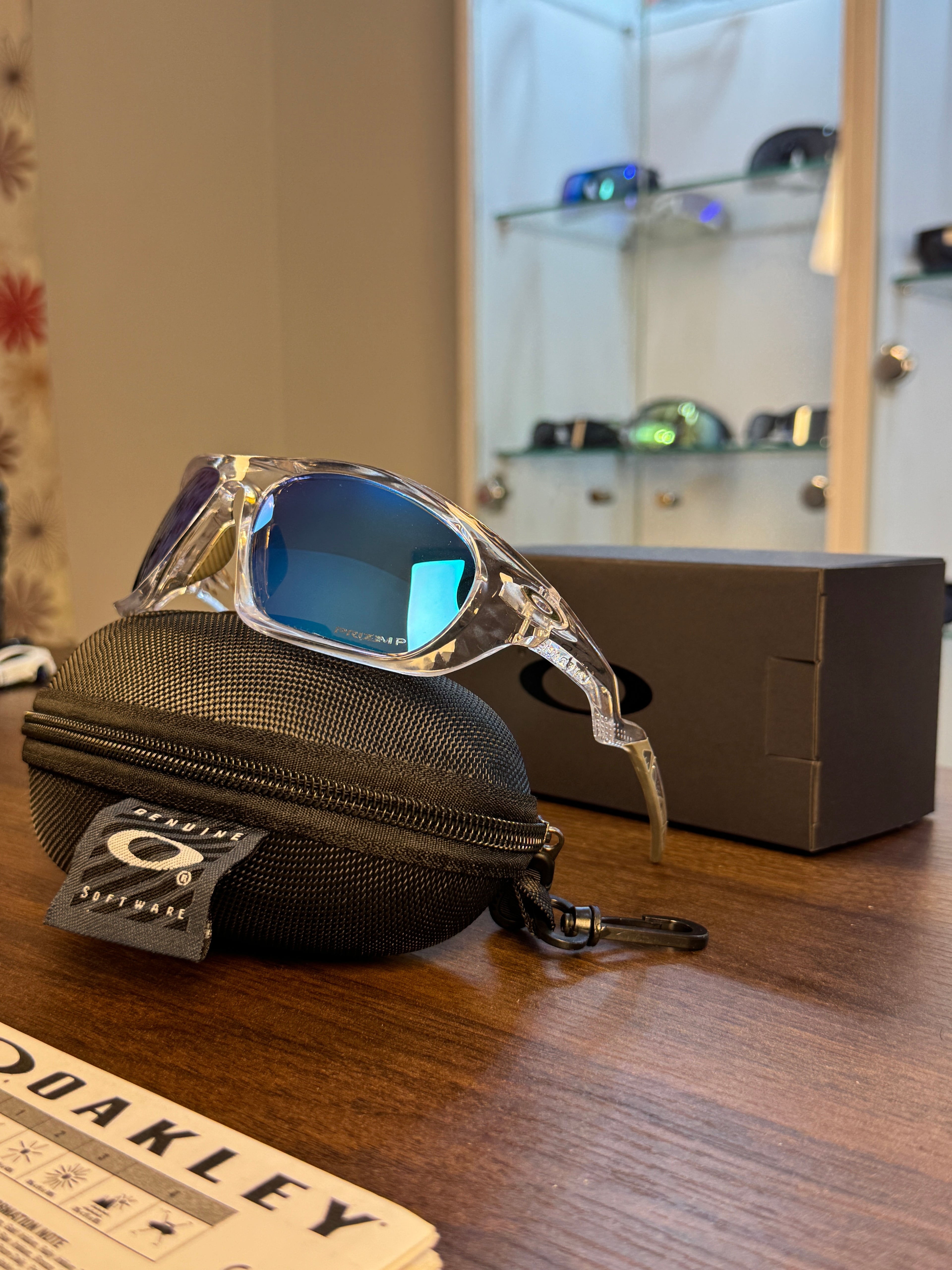 Oakley Lateralis