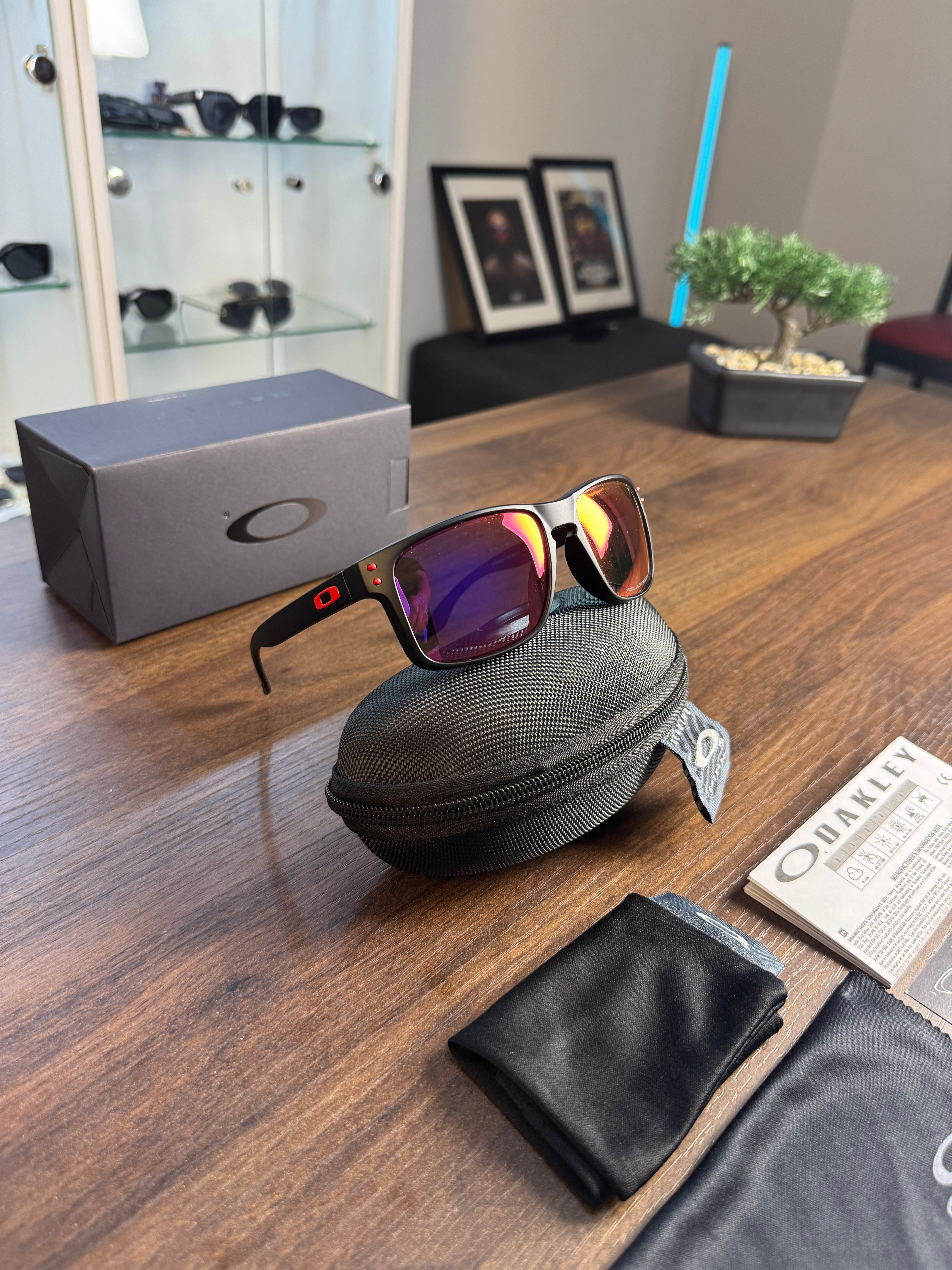 Oakley Hoolbrok