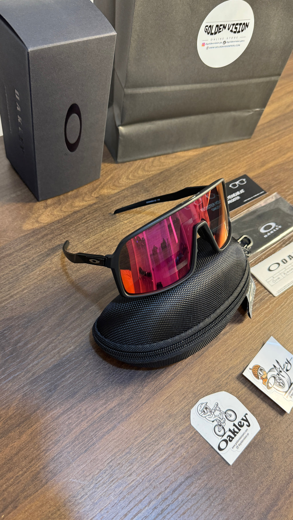 OAKLEY SUTRO