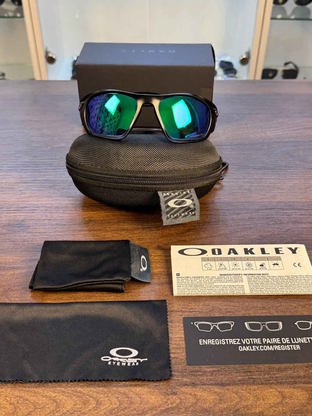 Oakley Lateralis