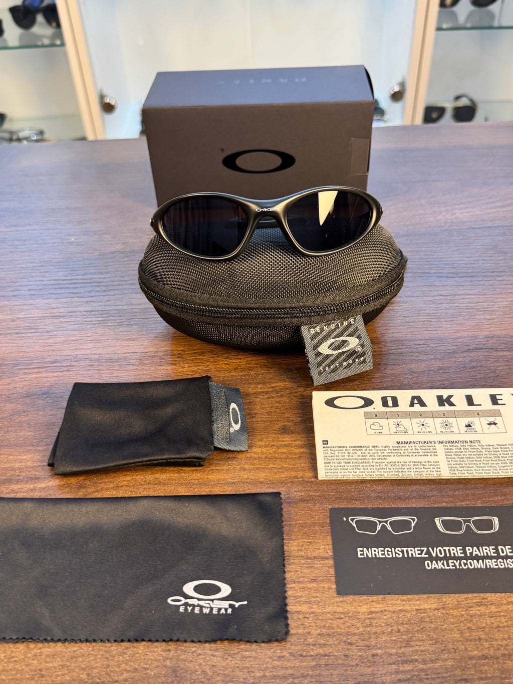 Oakley Minute