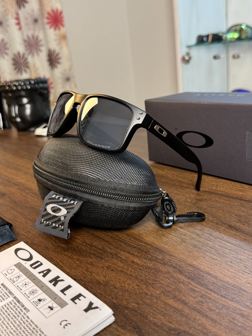Oakley Hoolbrok