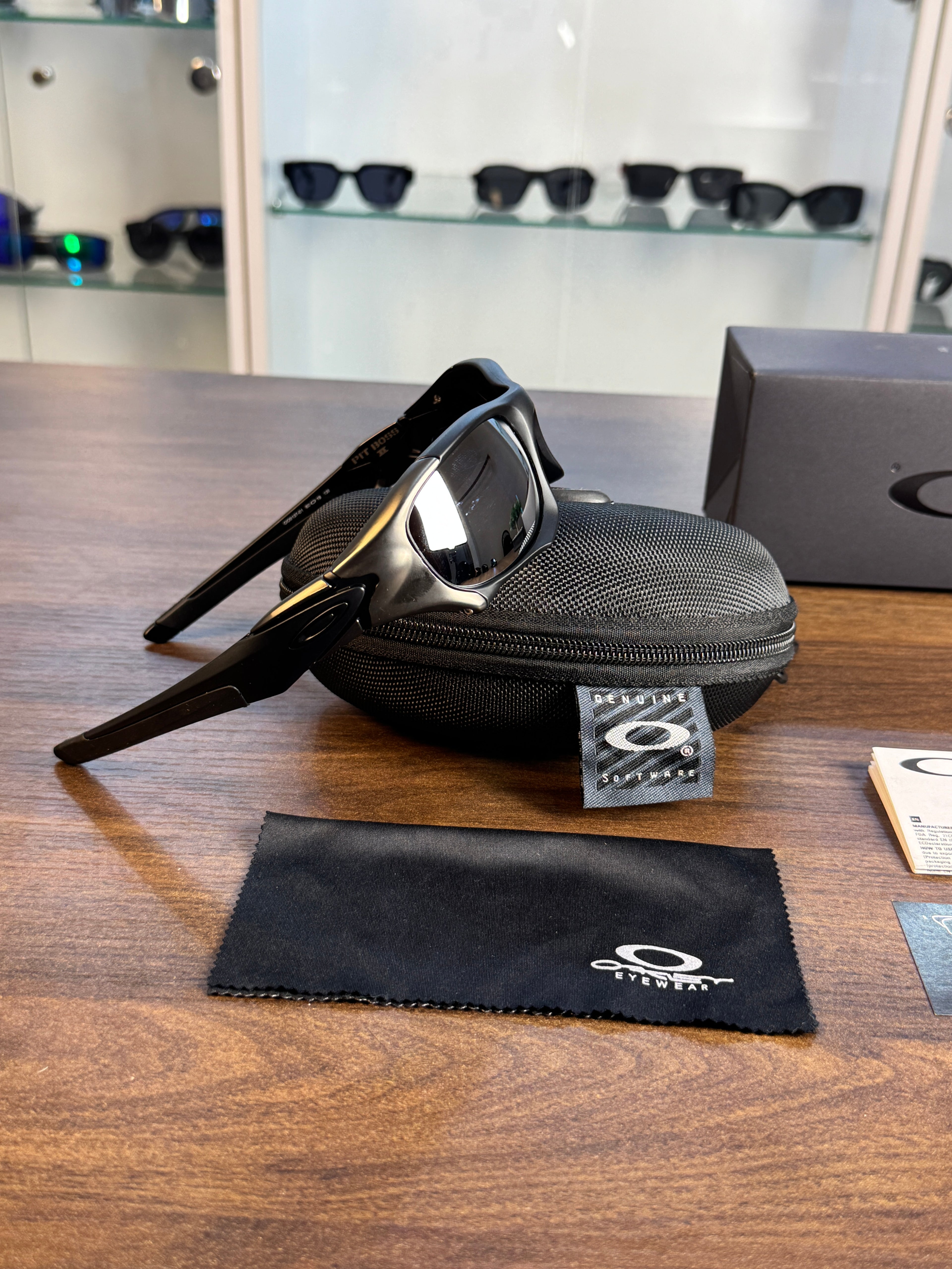 Oakley Pitboss