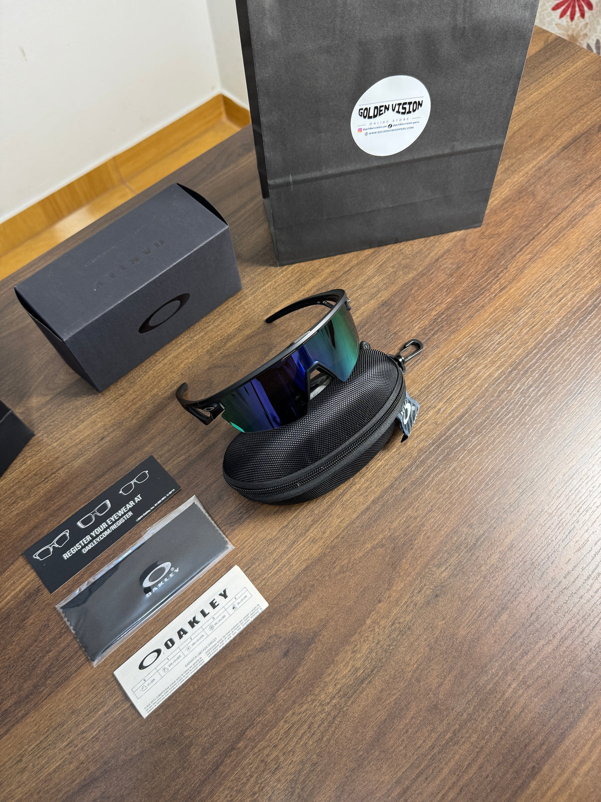 Oakley Sphaera