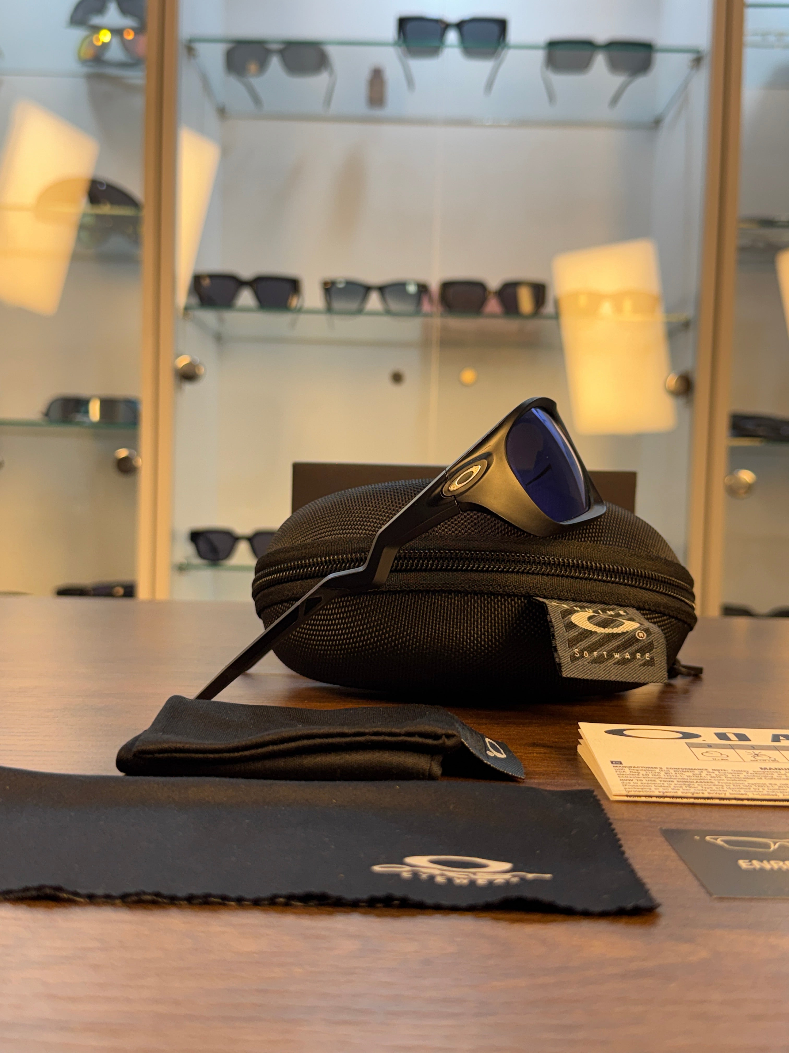Oakley Lateralis