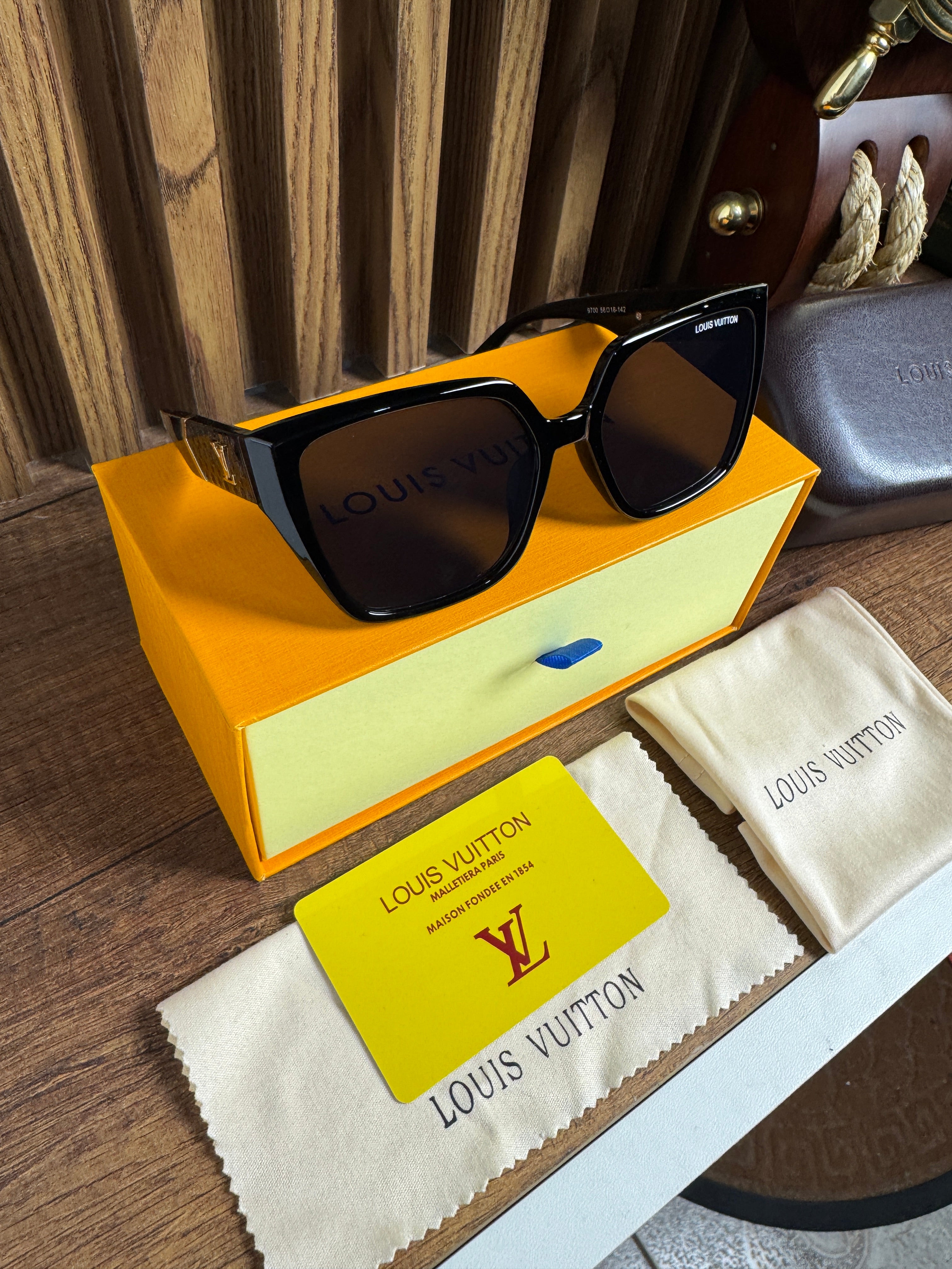 Louis Vuitton Monogram Temple Square