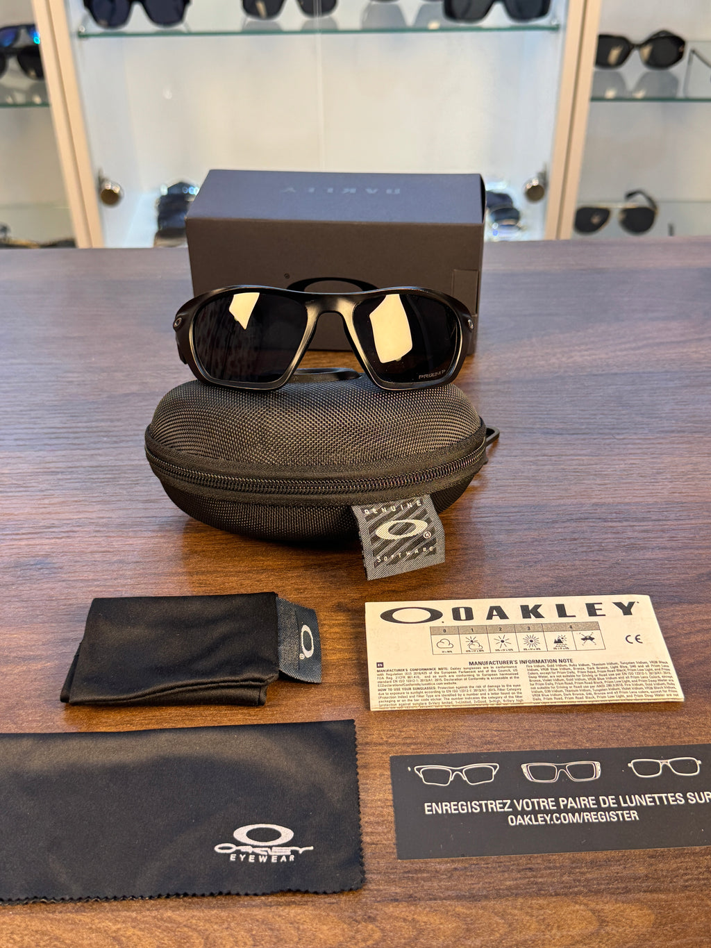 Oakley Lateralis