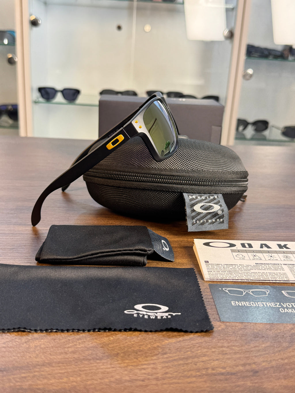 Oakley Hoolbrok