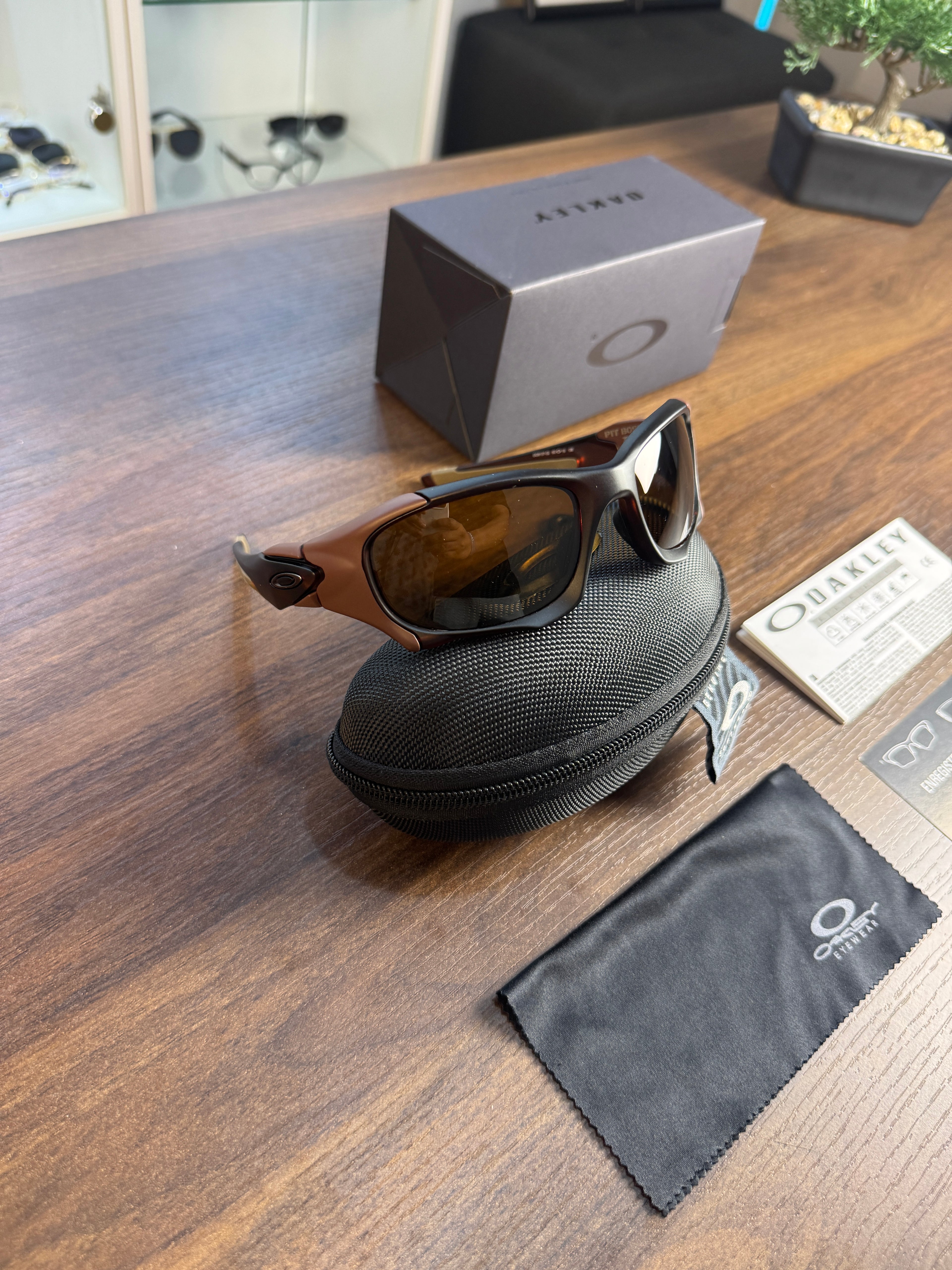 Oakley Pitboss