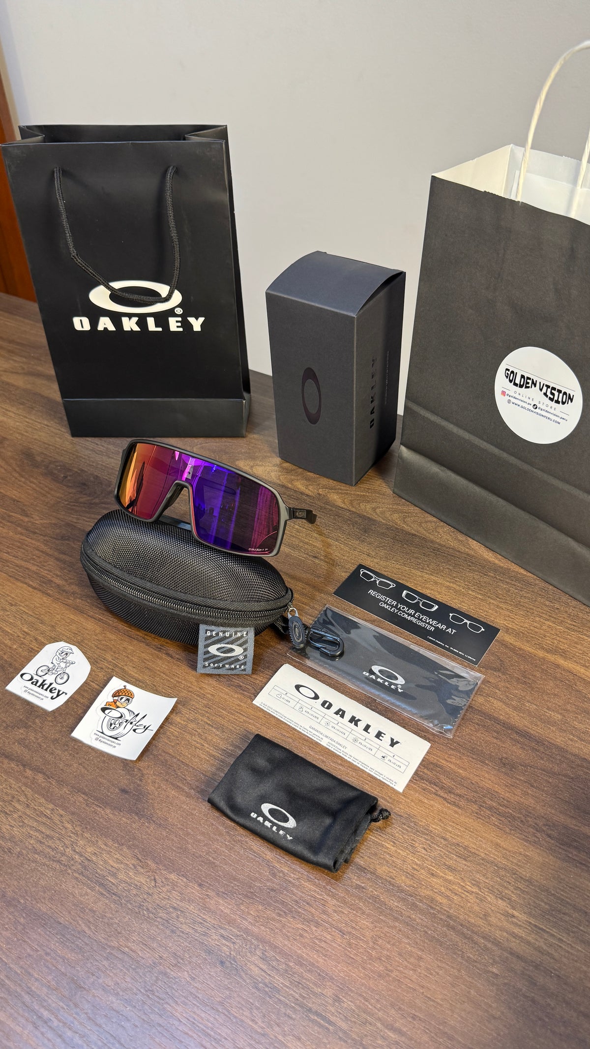 OAKLEY SUTRO