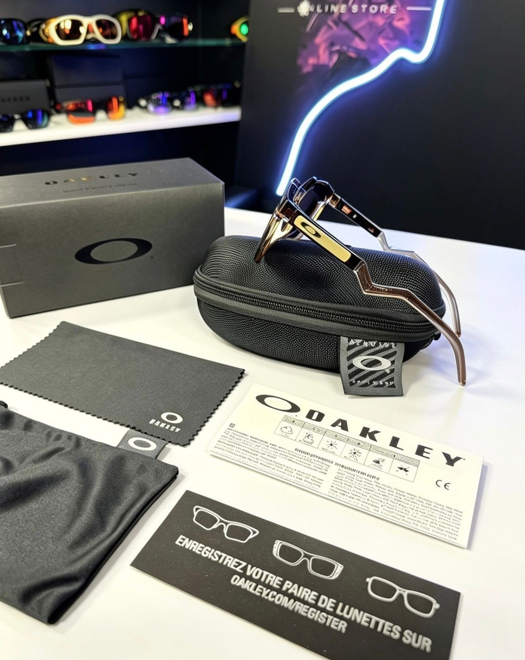 OAKLEY HSTN