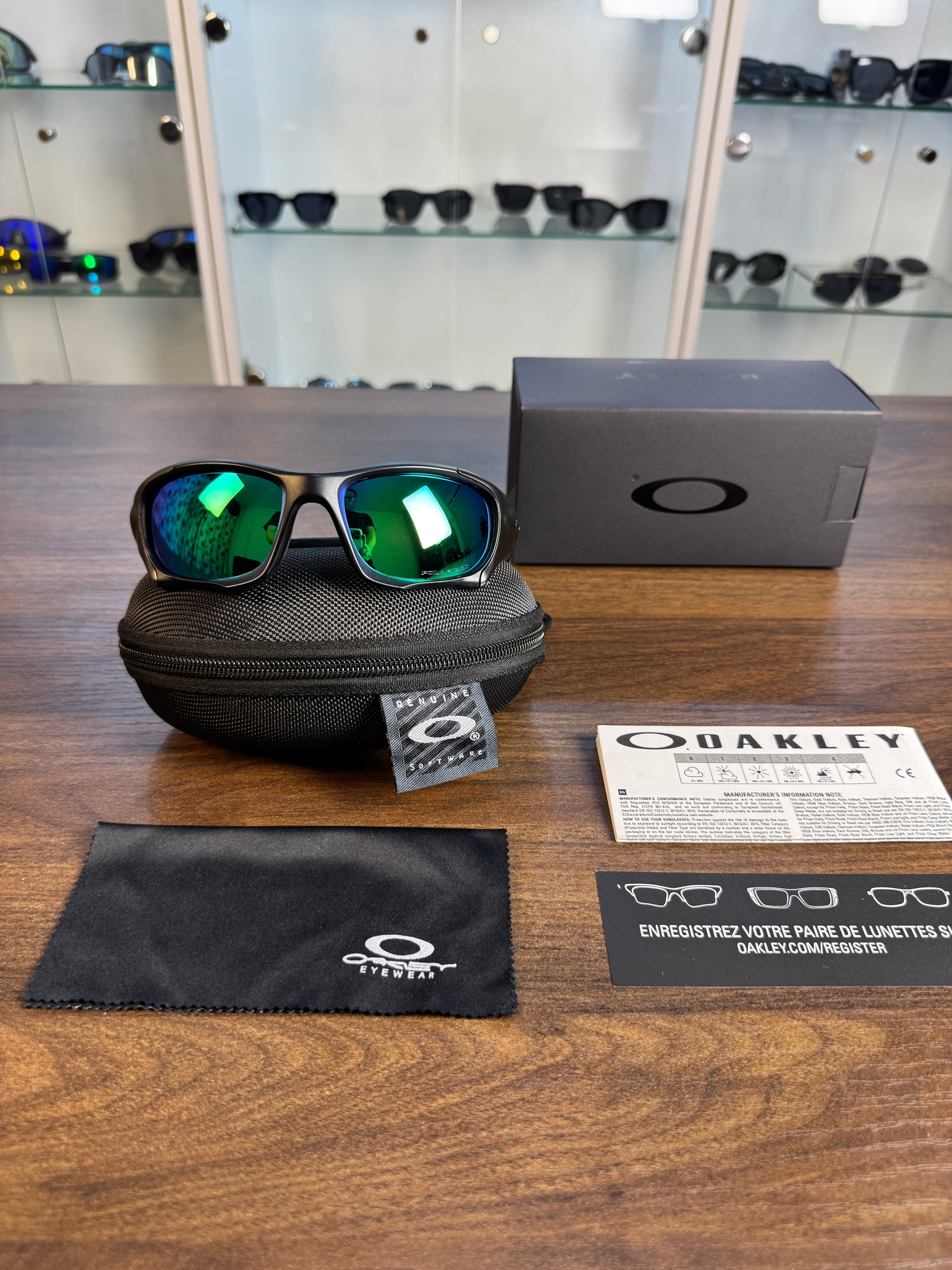 Oakley Pitboss