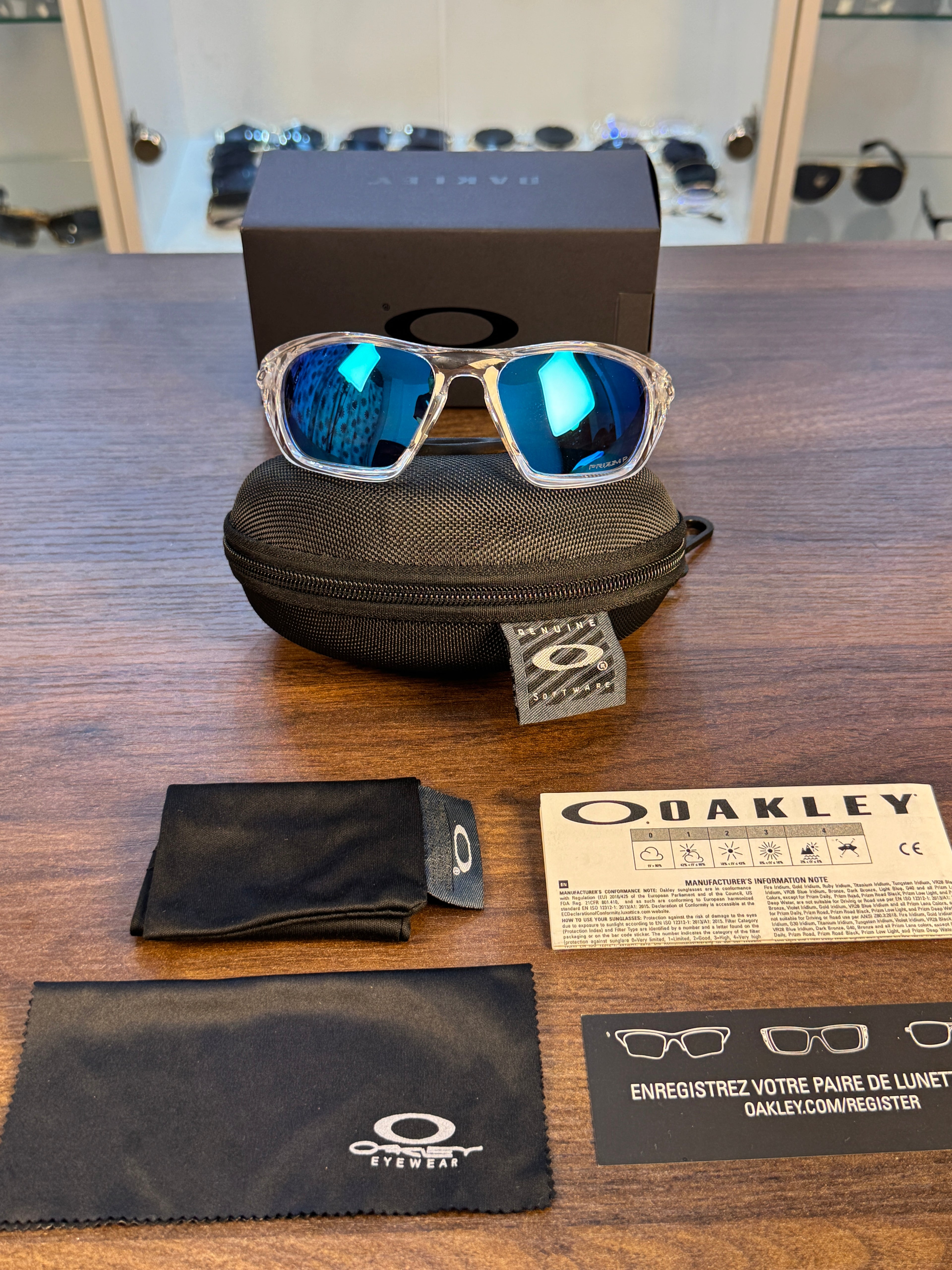 Oakley Lateralis