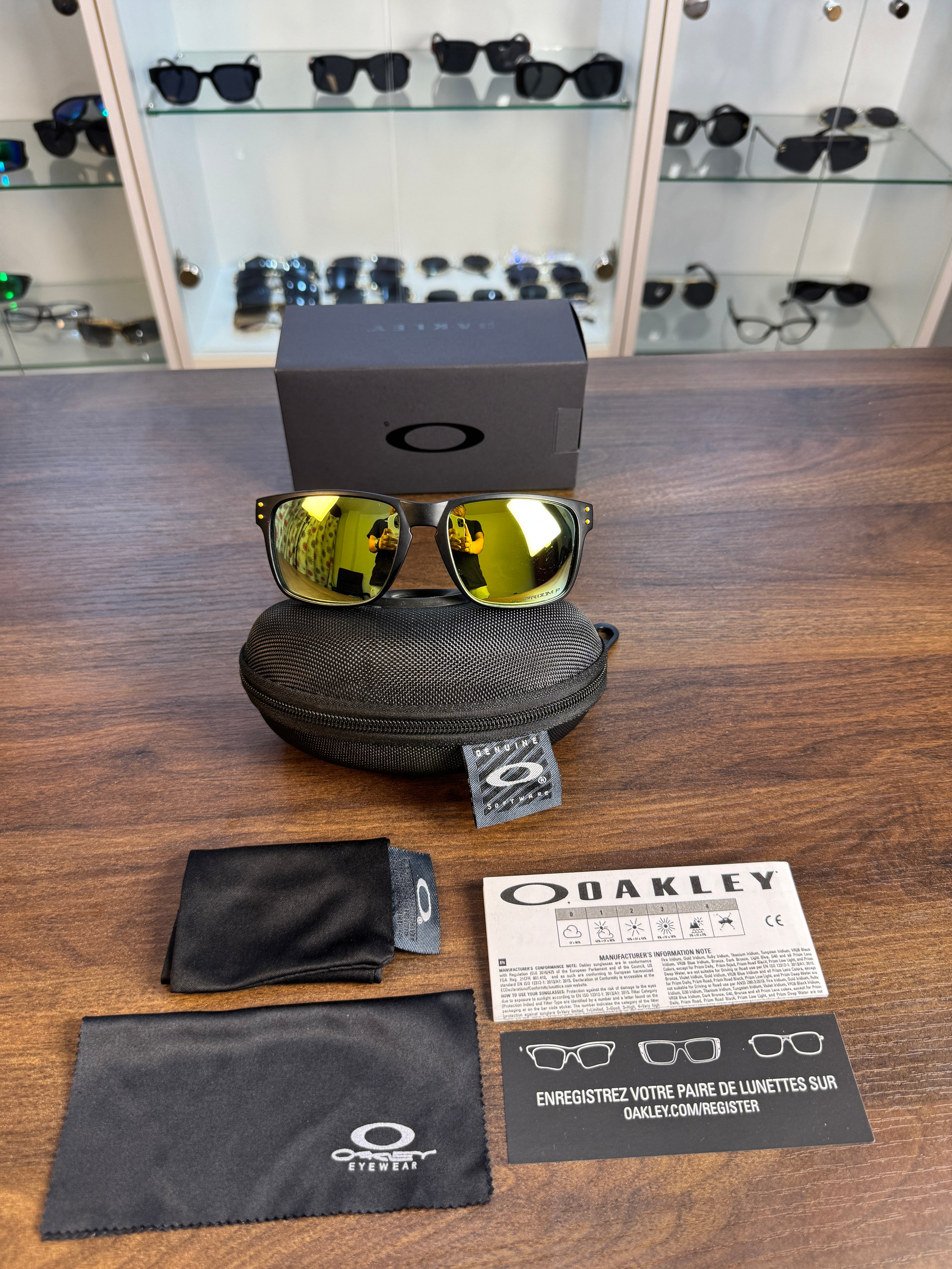 Oakley Hoolbrok