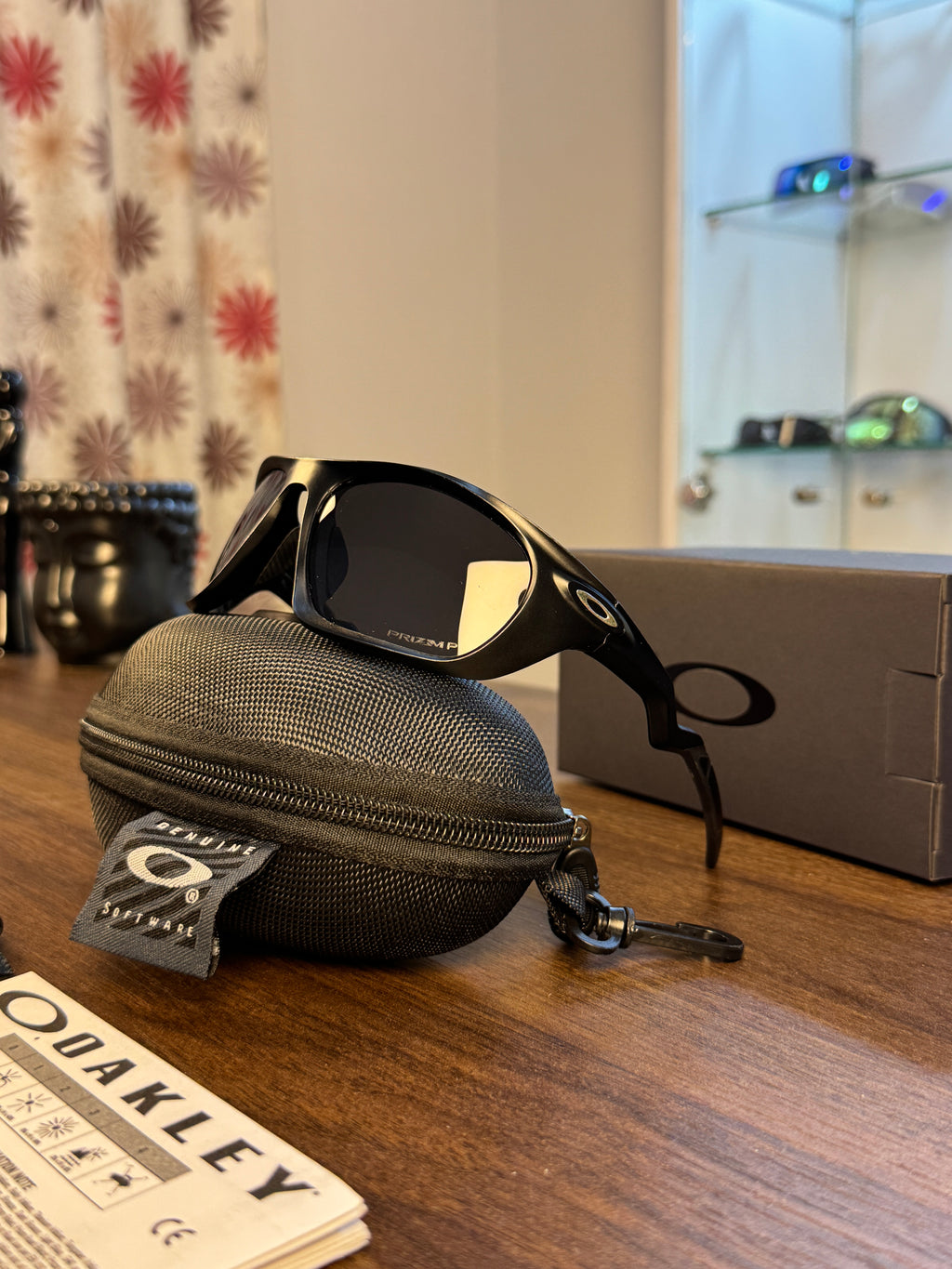 Oakley Lateralis