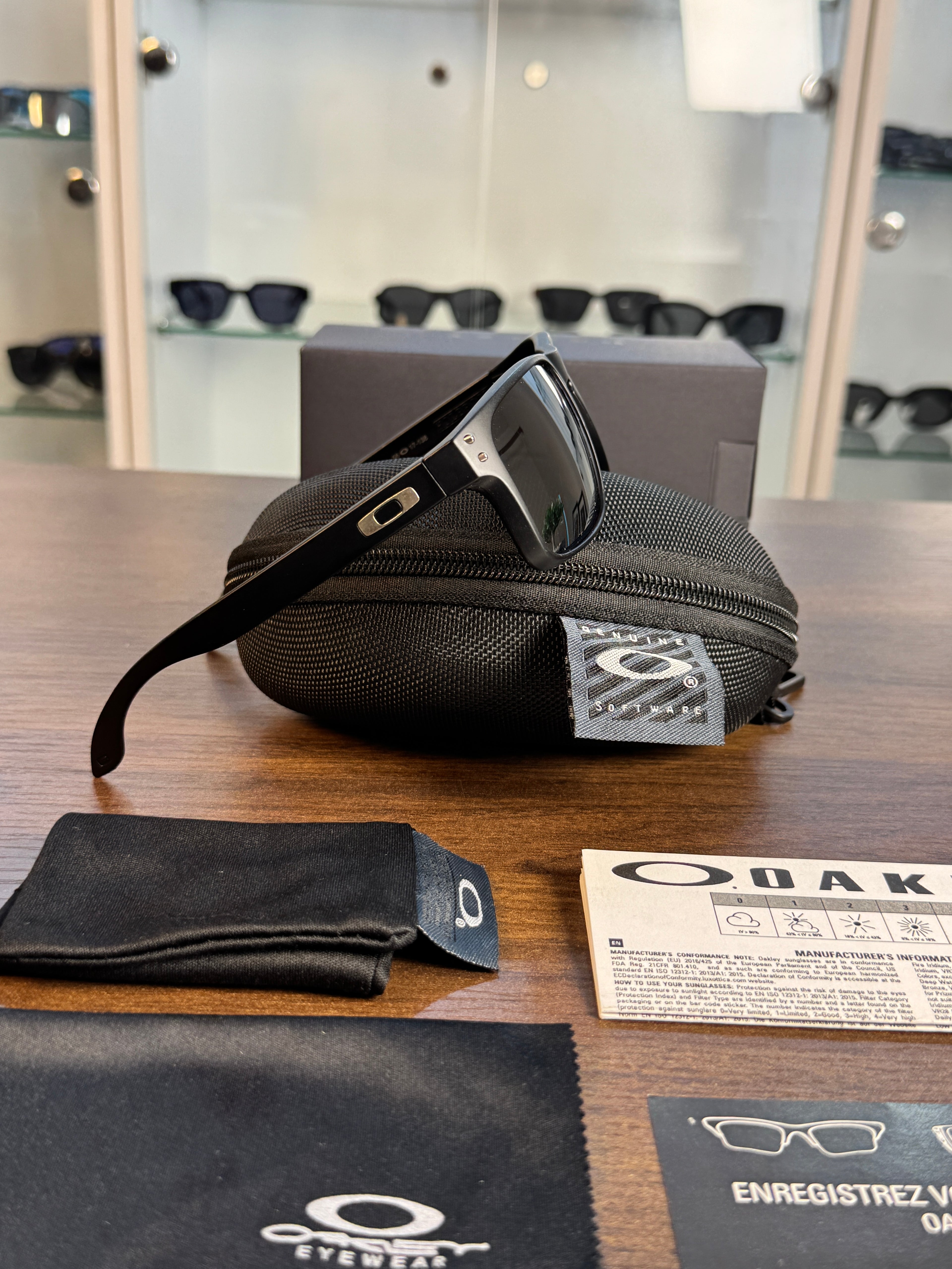 Oakley Hoolbrok