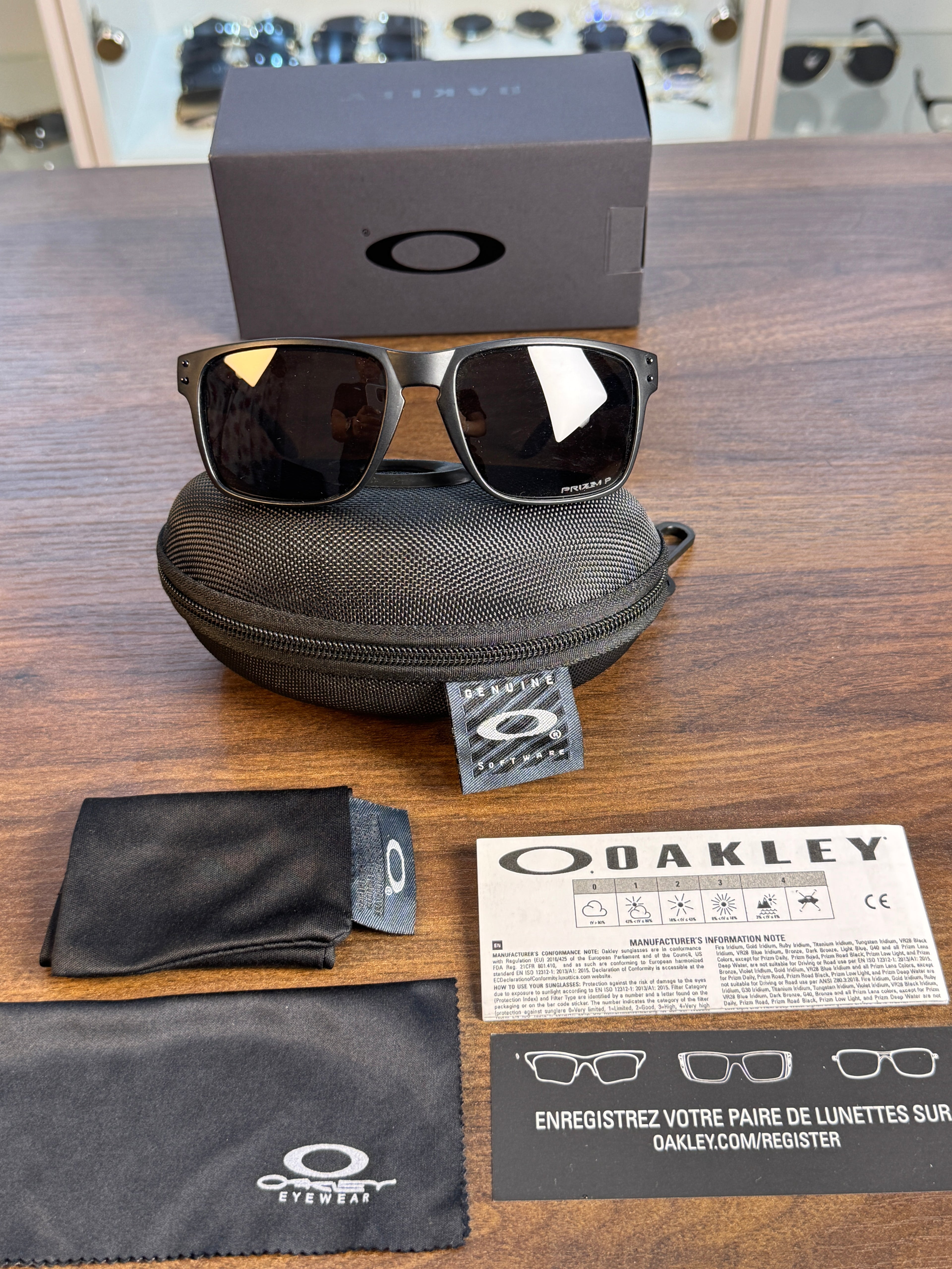 Oakley Hoolbrok