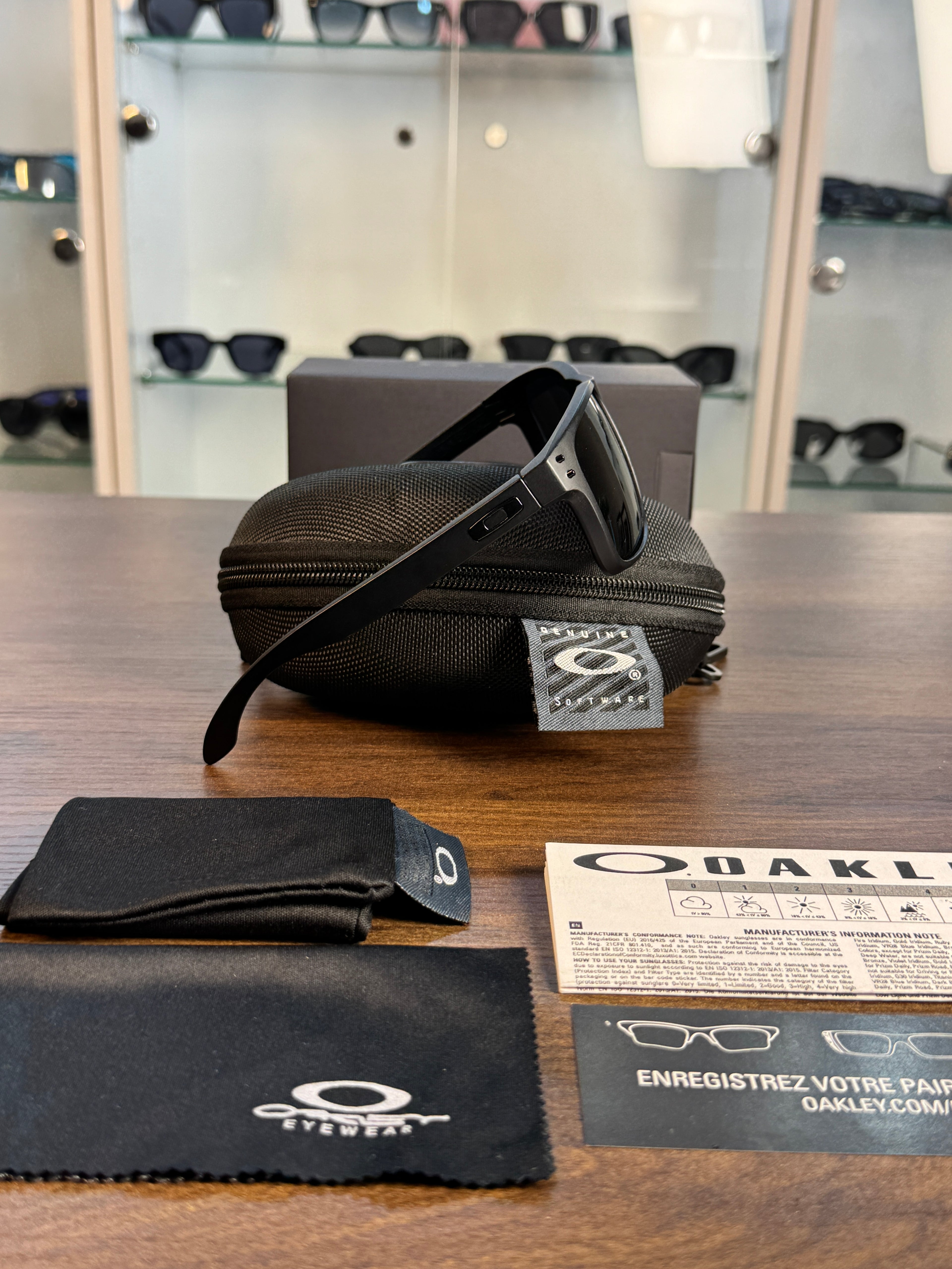 Oakley Hoolbrok