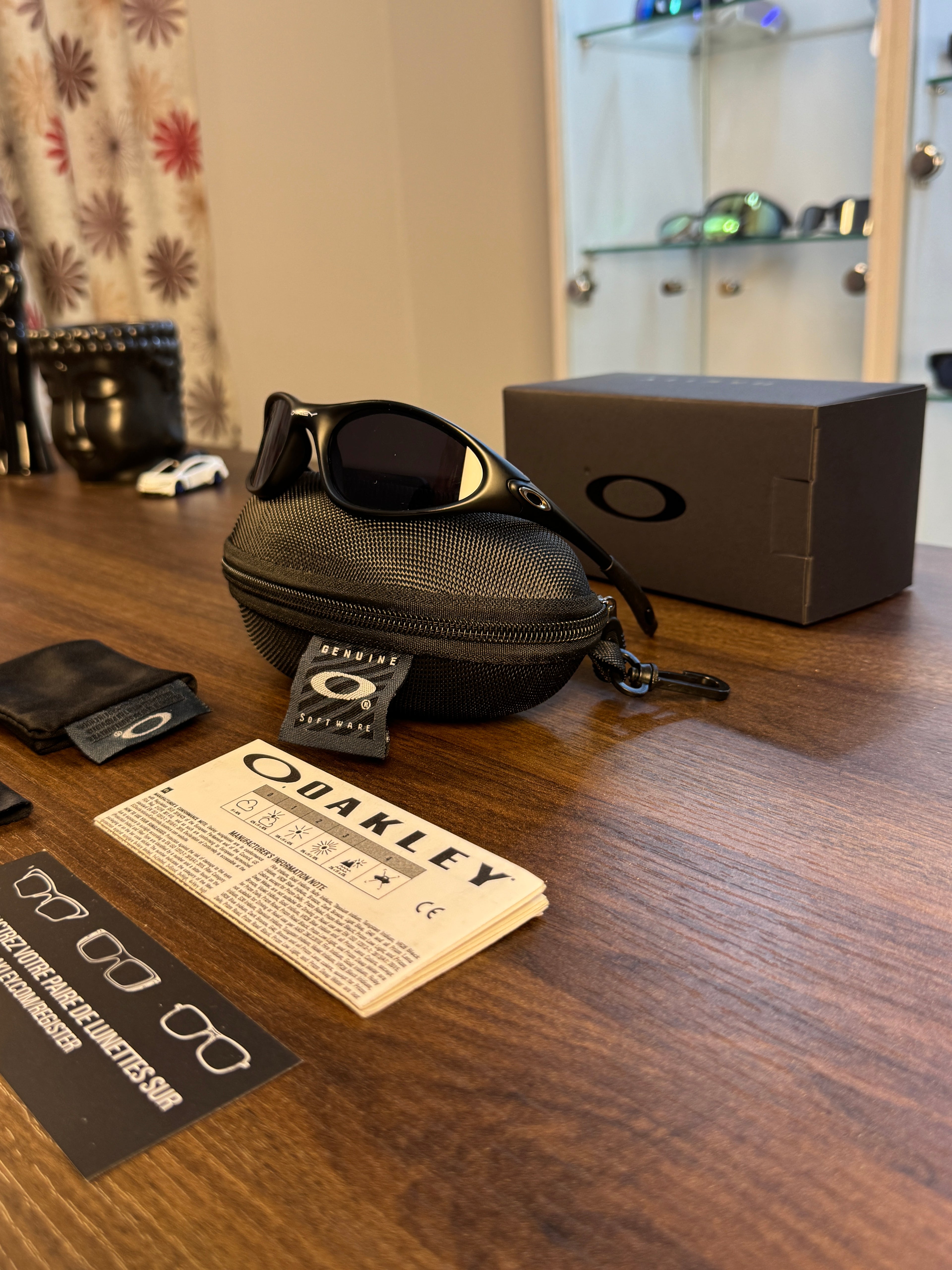 Oakley Minute