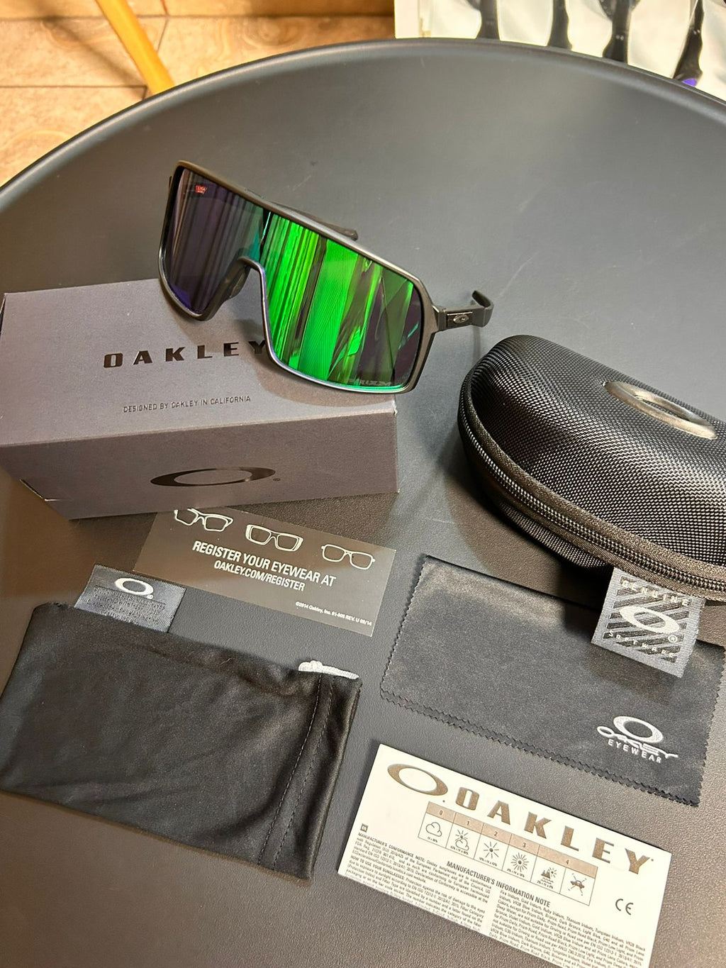 OAKLEY SUTRO
