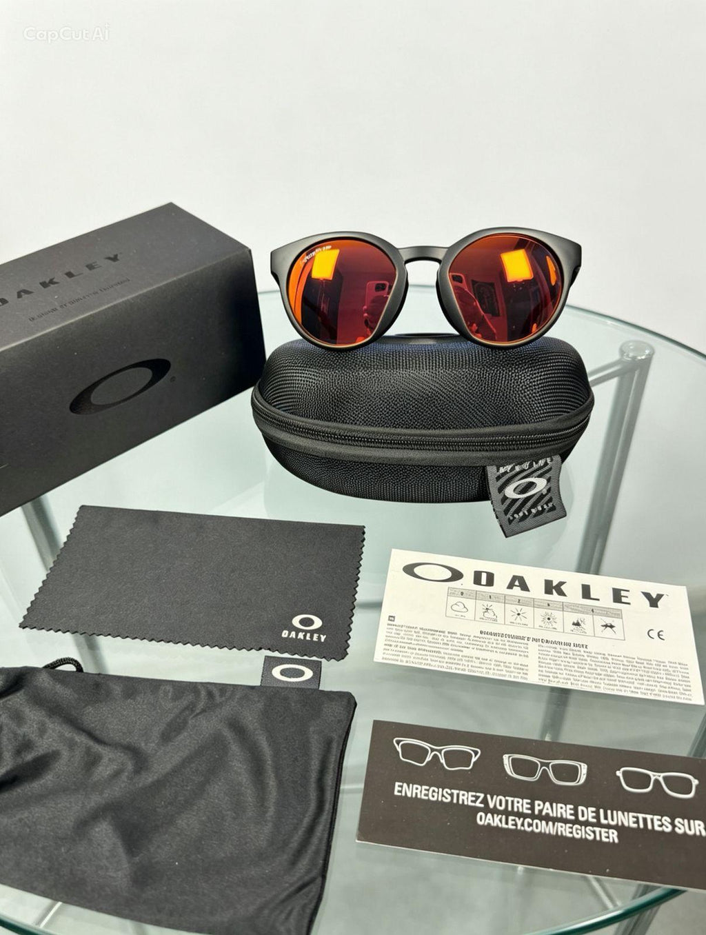 OAKLEY HSTN