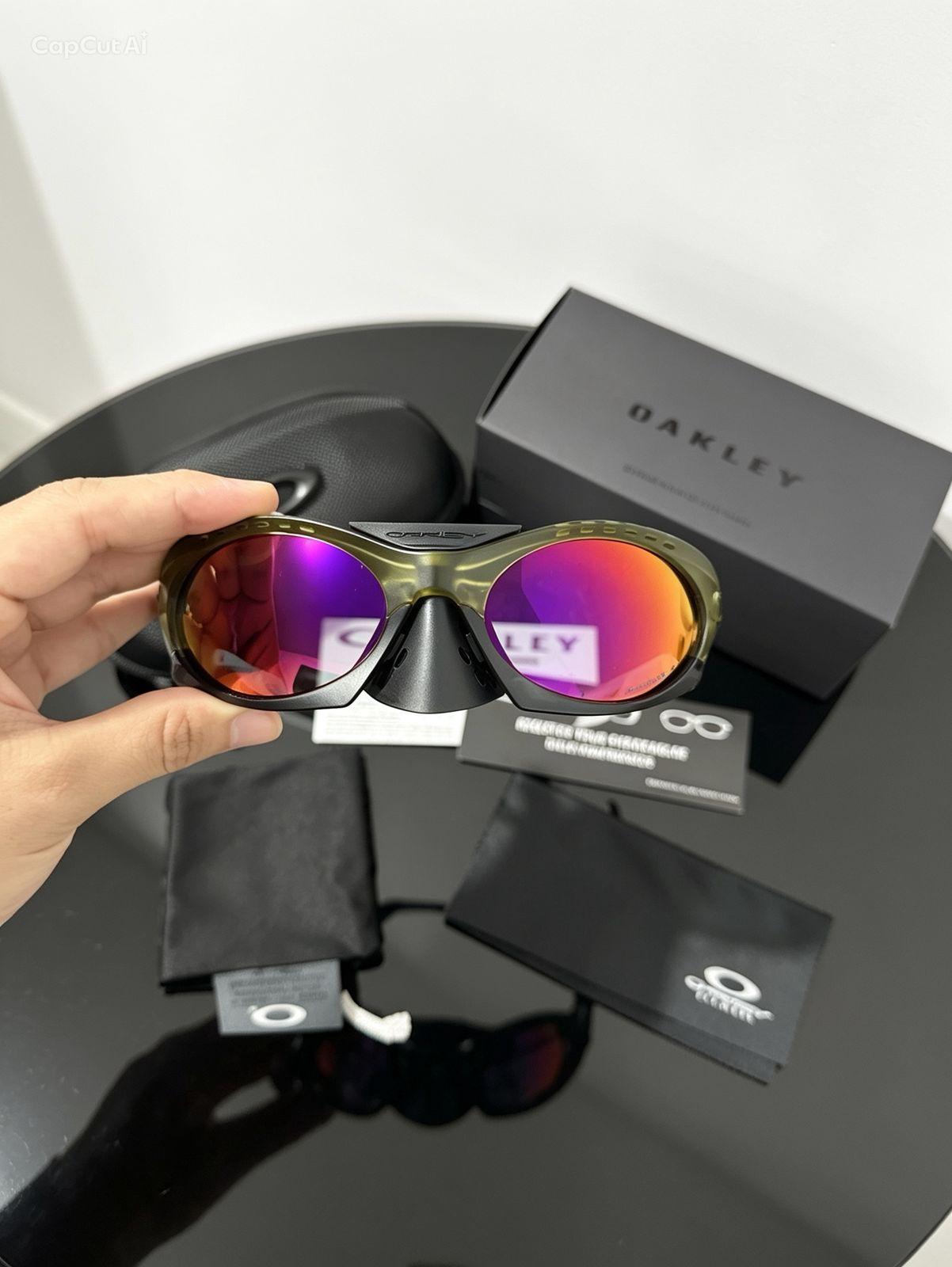 OAKLEY PLANTARIS