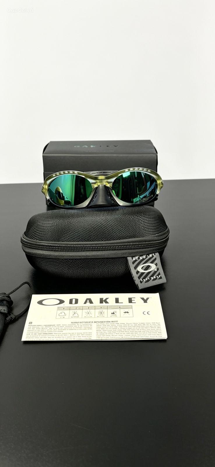 OAKLEY PLANTARIS