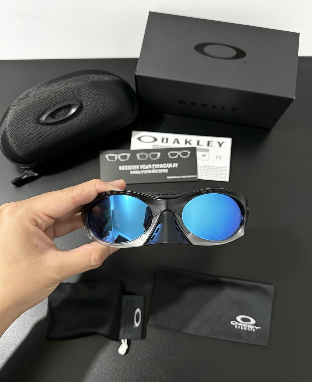 OAKLEY PLANTARIS