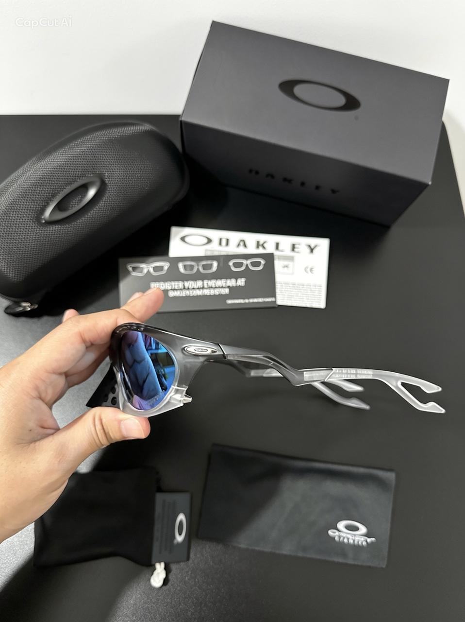 OAKLEY PLANTARIS