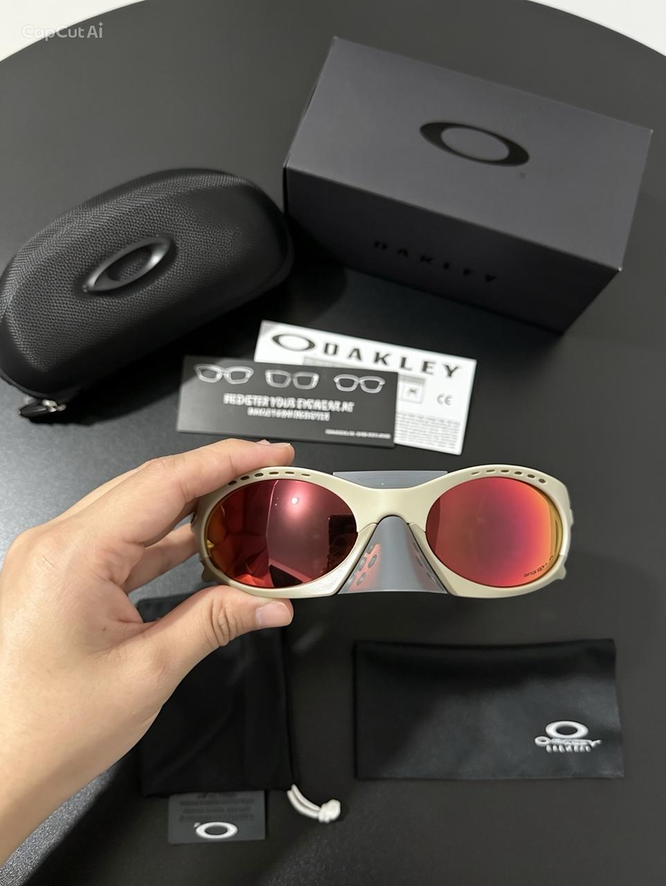 OAKLEY PLANTARIS