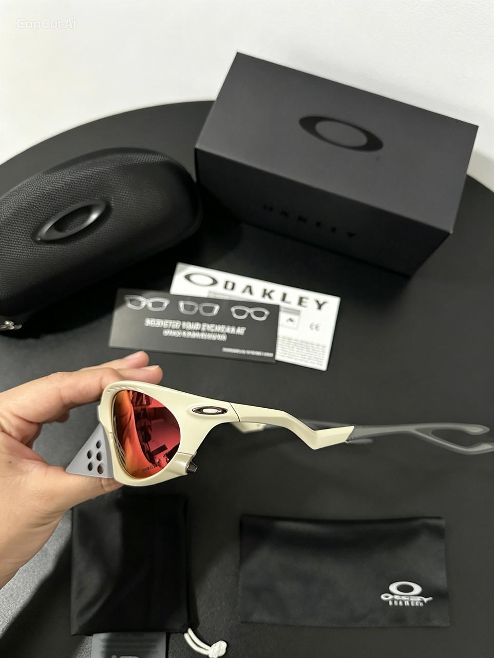 OAKLEY PLANTARIS