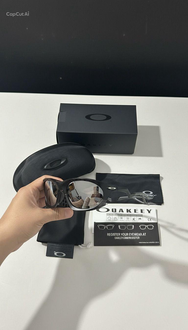 OAKLEY PLANTARIS