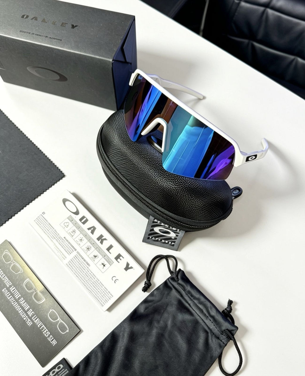 OAKLEY SUTRO LITE
