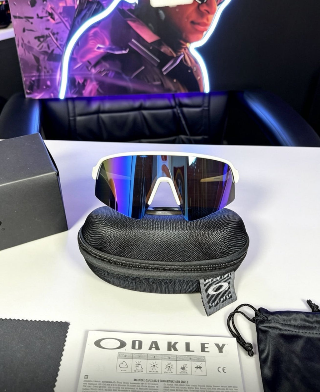 OAKLEY SUTRO LITE