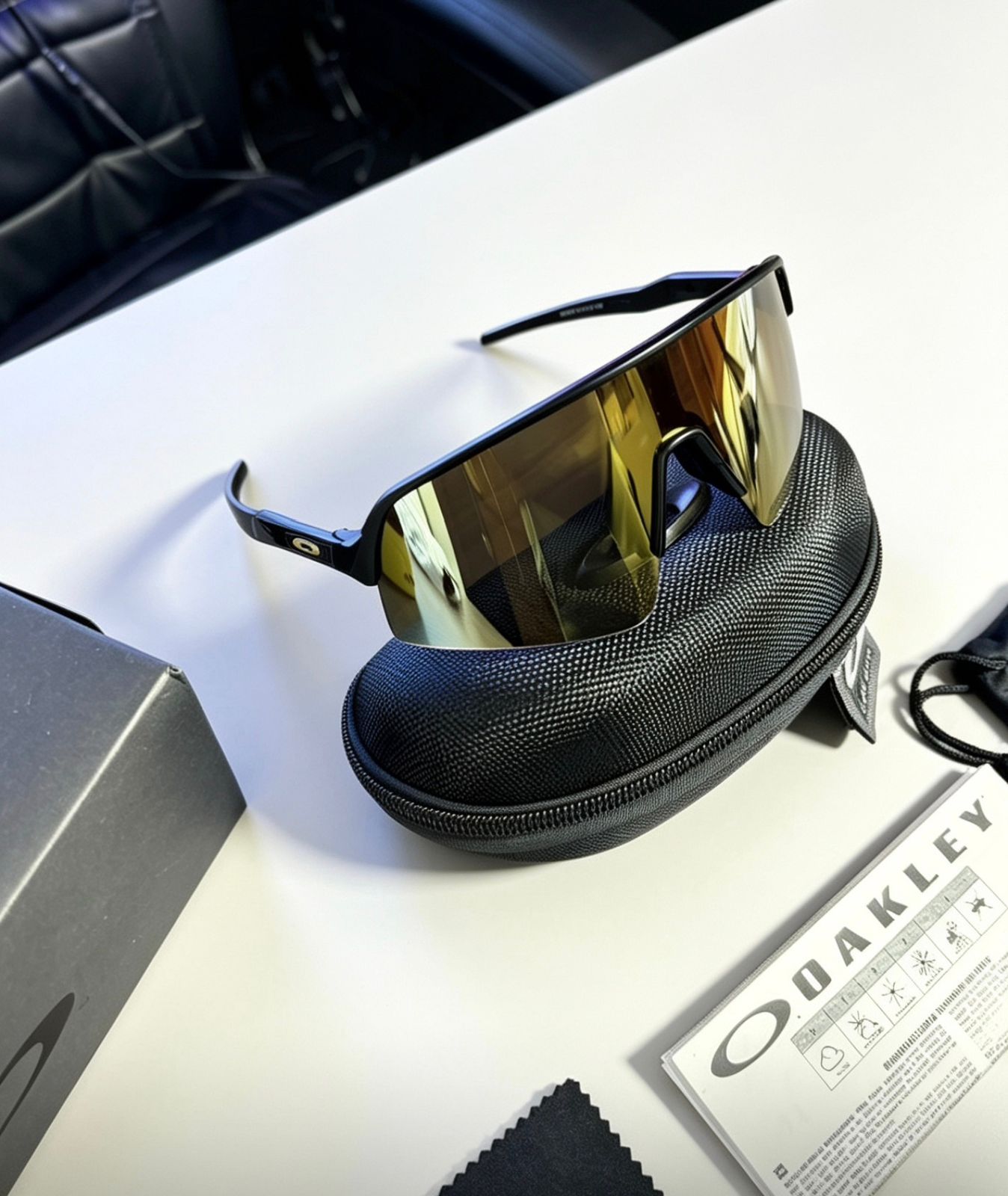 OAKLEY SUTRO LITE
